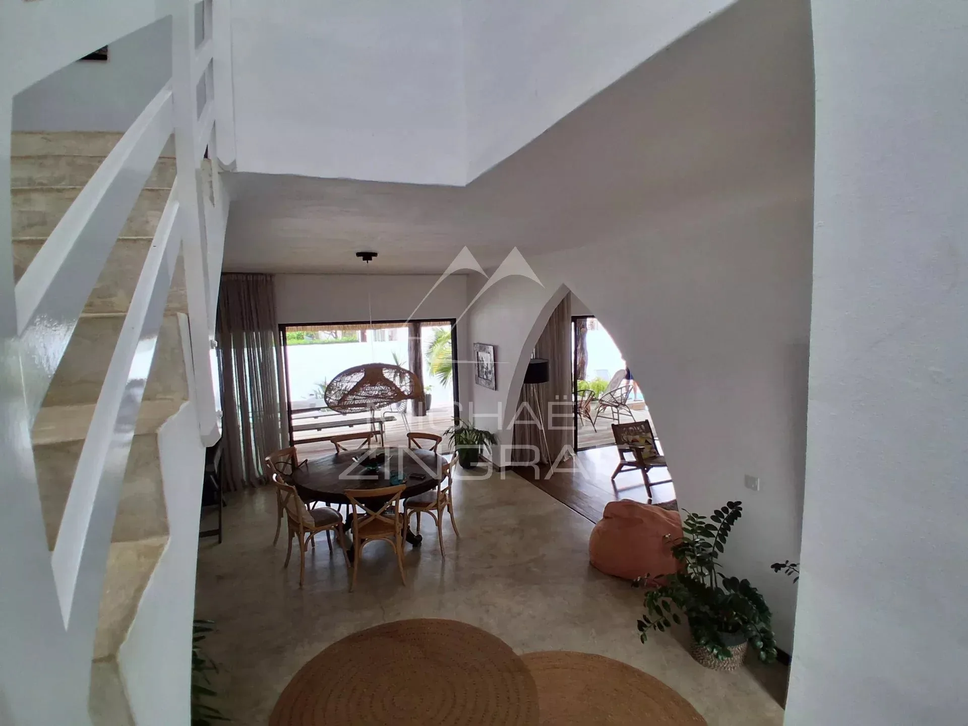 Villa familiale meublée de 4 chambres avec piscine - 38