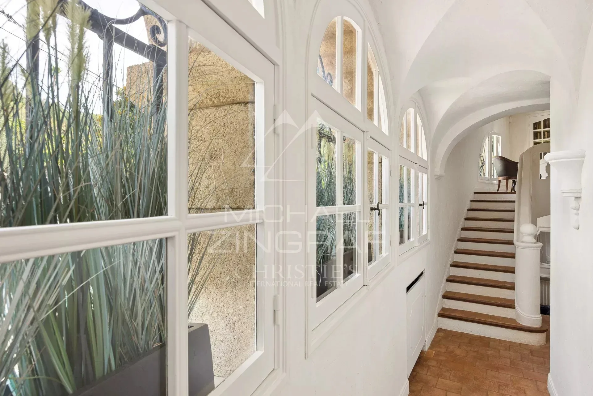 Exclusivité Mas d’exception avec vue mer panoramique au Cap d’Antibes - 12