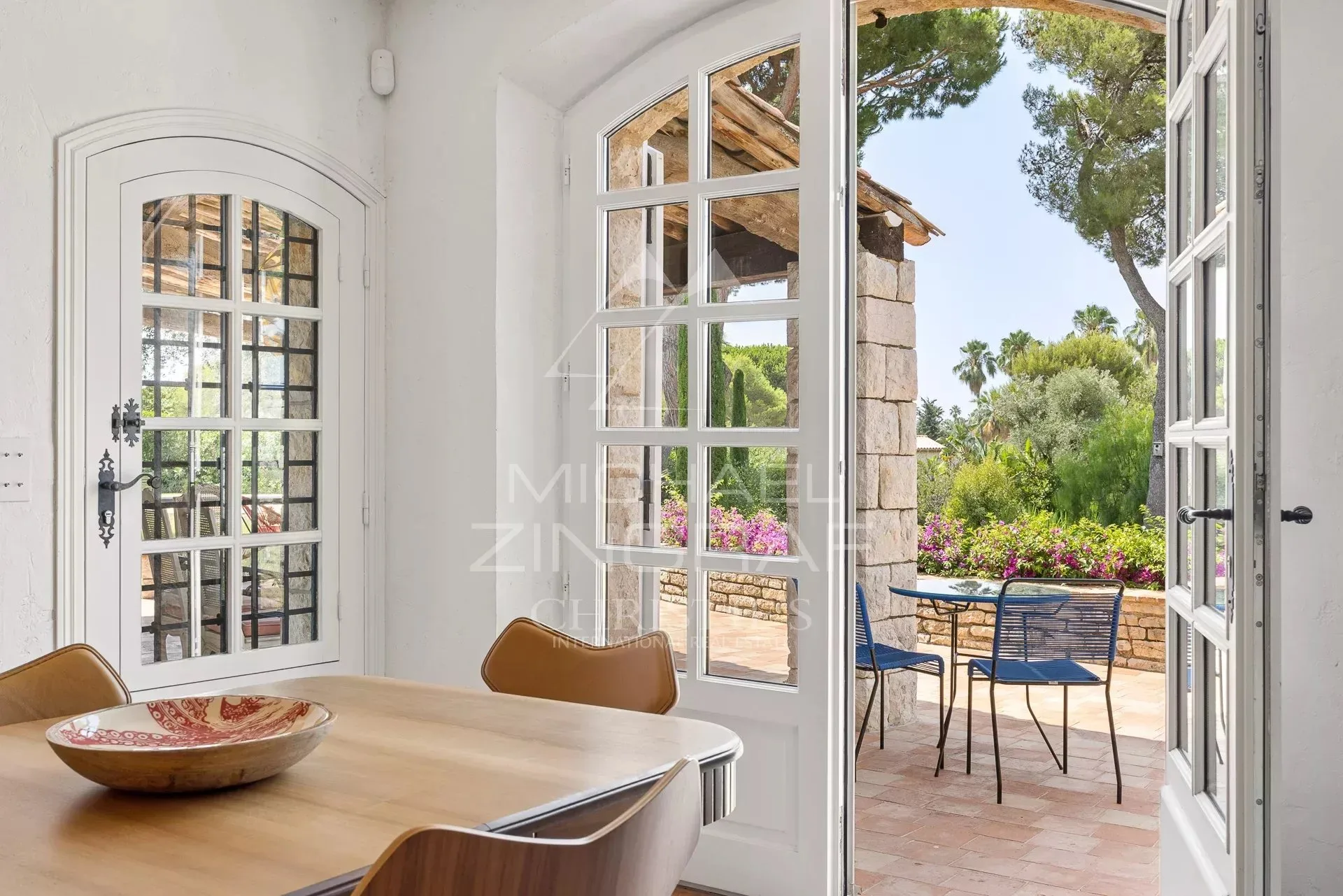 Exclusivité Mas d’exception avec vue mer panoramique au Cap d’Antibes - 18