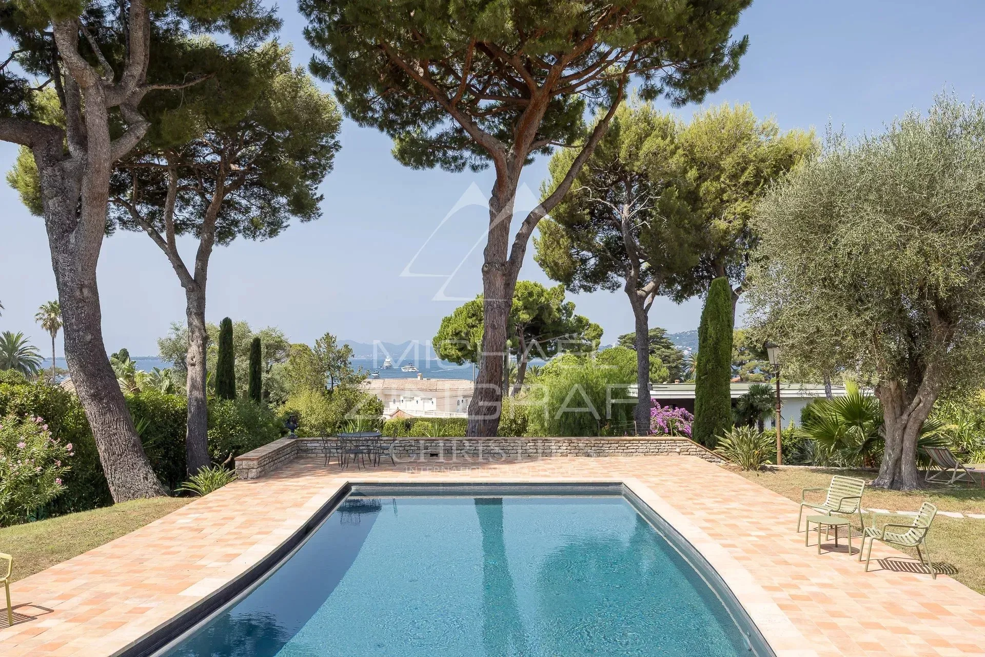 Exclusivité Mas d’exception avec vue mer panoramique au Cap d’Antibes - 24