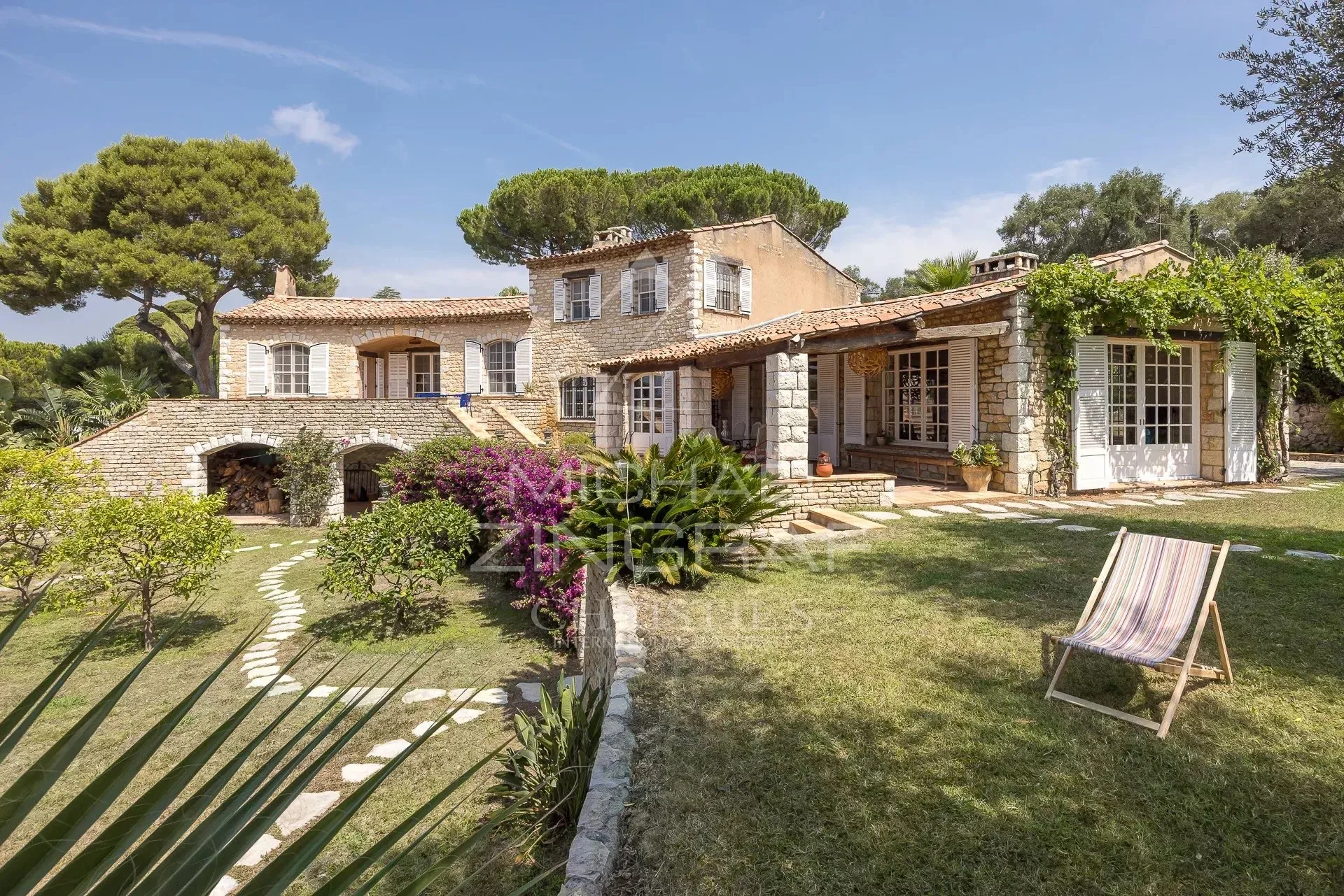 Exclusivité Mas d’exception avec vue mer panoramique au Cap d’Antibes - 4