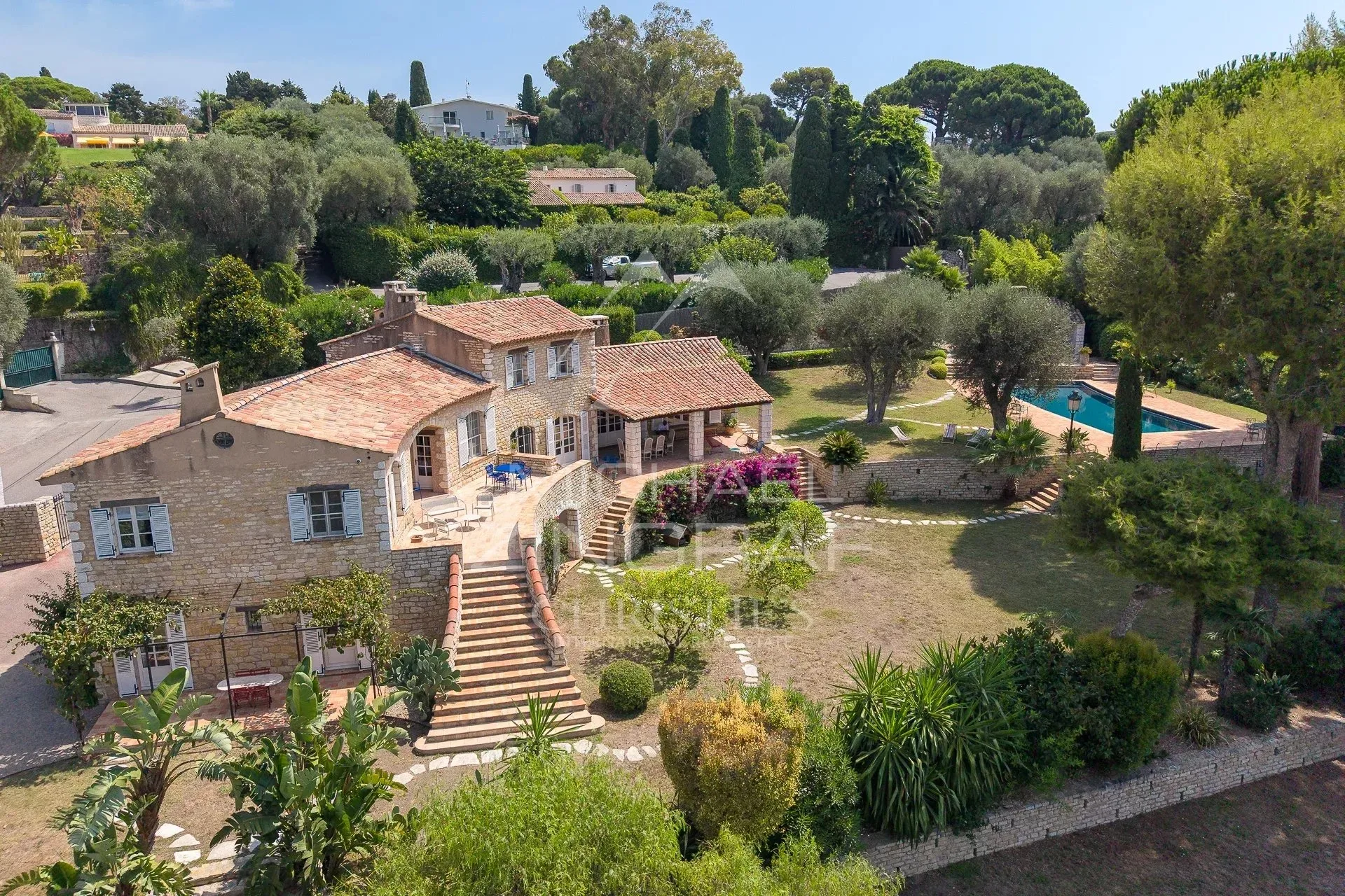 Exclusivité Mas d’exception avec vue mer panoramique au Cap d’Antibes - 28