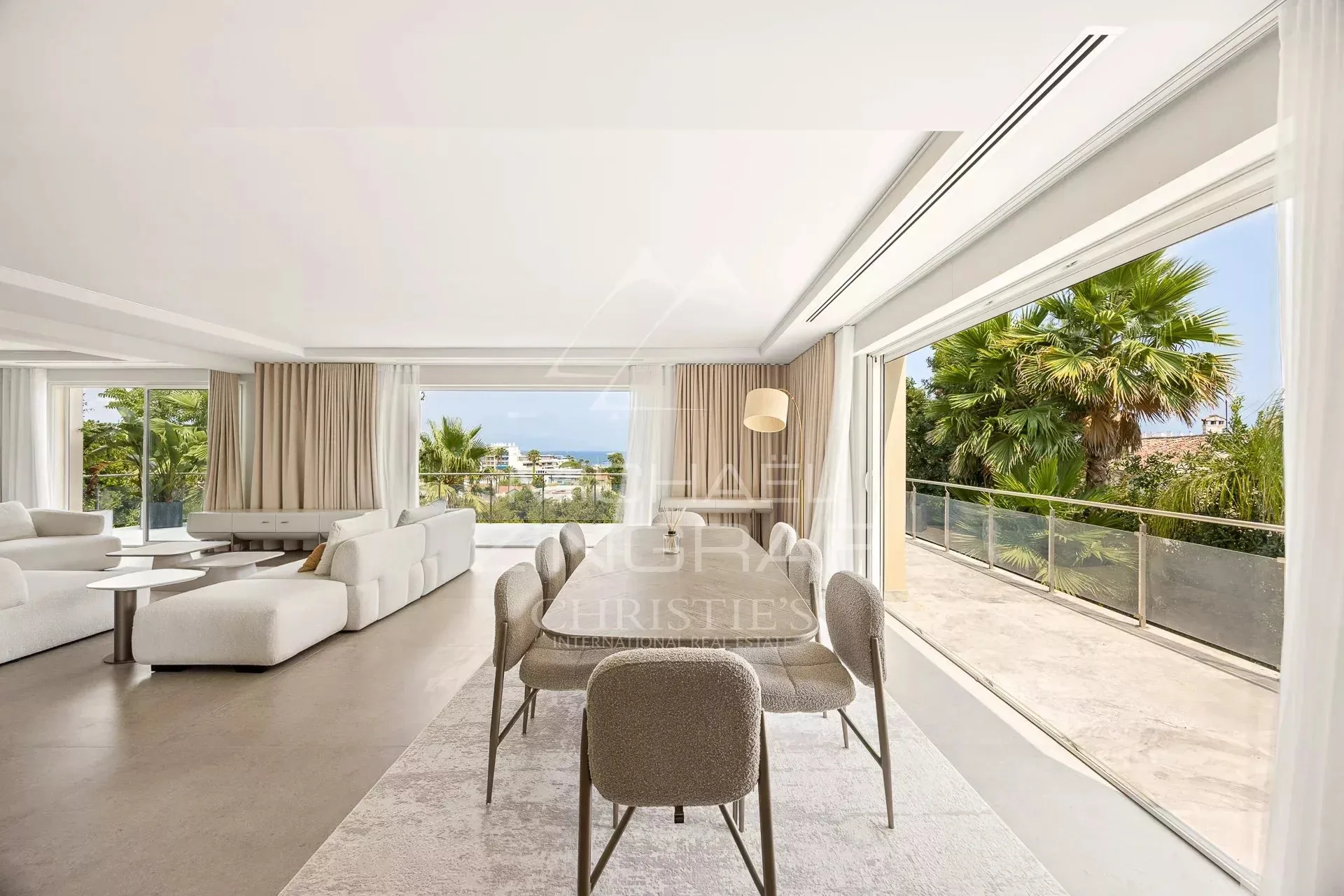 SPLENDIDE VILLA CONTEMPORAINE RÉNOVÉE  DE 320 M² SITUÉE DANS UN DOMAINE PRIVÉ - 4