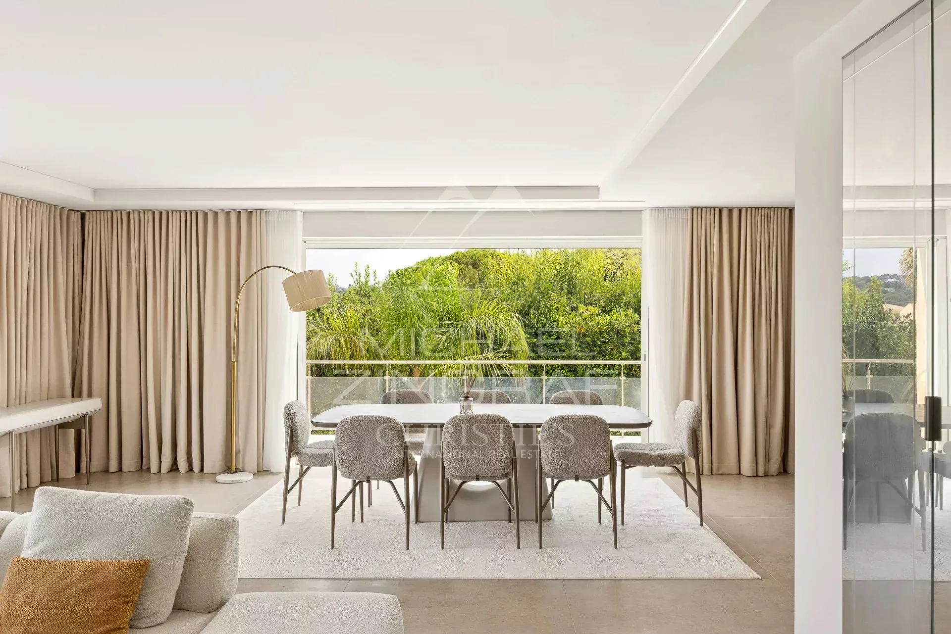 SPLENDIDE VILLA CONTEMPORAINE RÉNOVÉE  DE 320 M² SITUÉE DANS UN DOMAINE PRIVÉ - 8
