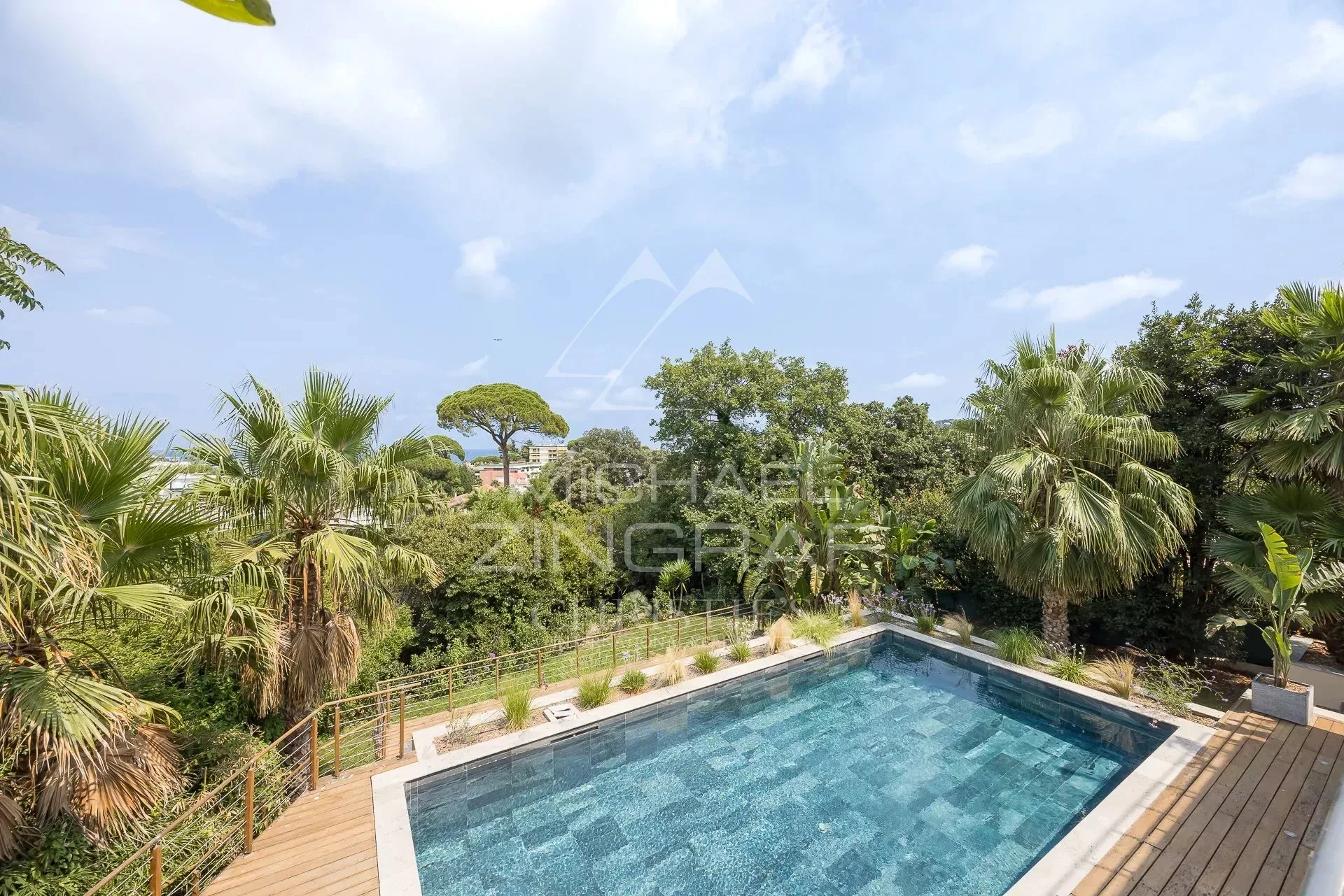 SPLENDIDE VILLA CONTEMPORAINE RÉNOVÉE  DE 320 M² SITUÉE DANS UN DOMAINE PRIVÉ - 14