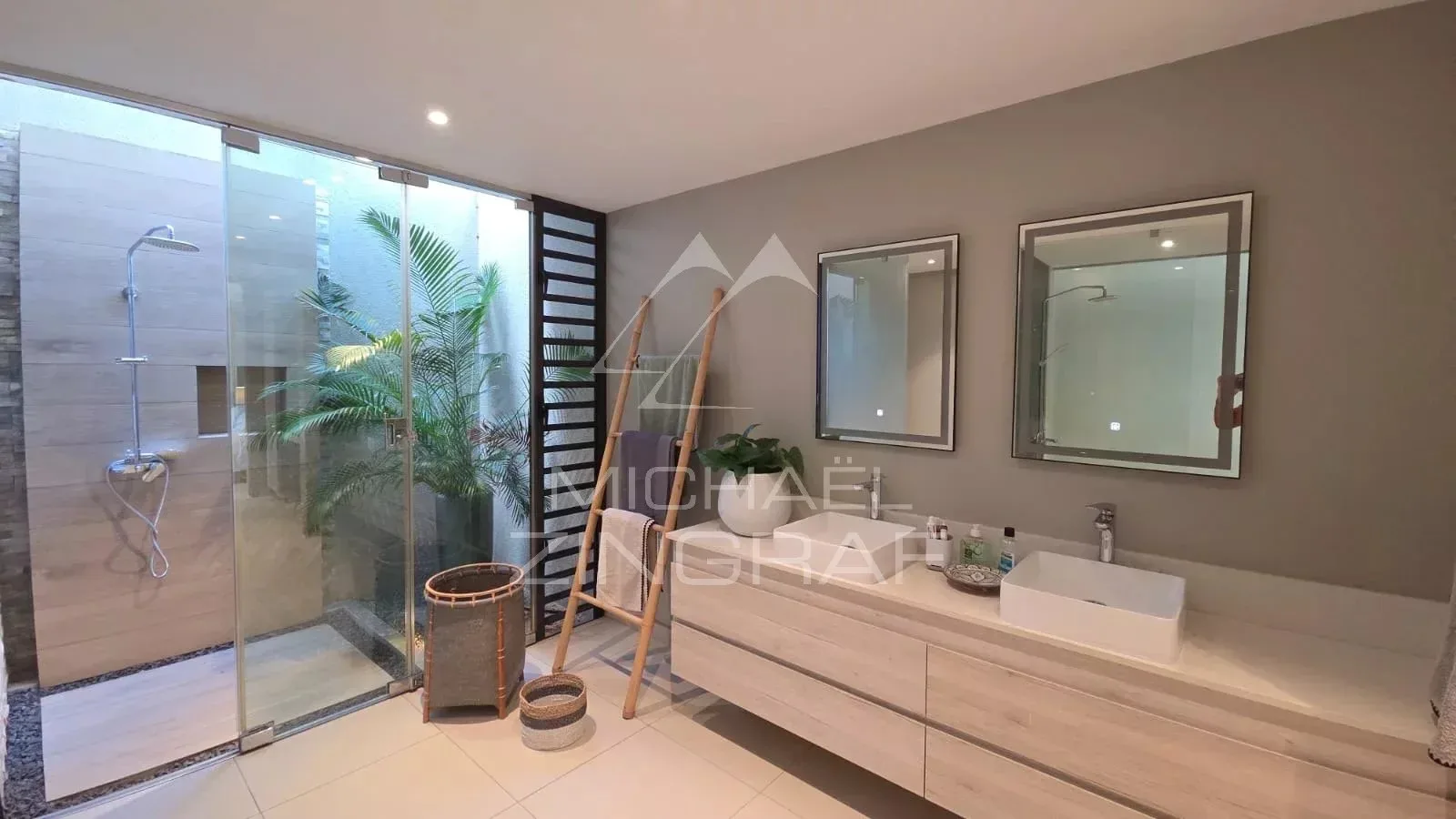 Villa contemporaine d'exception à Pereybère - 17