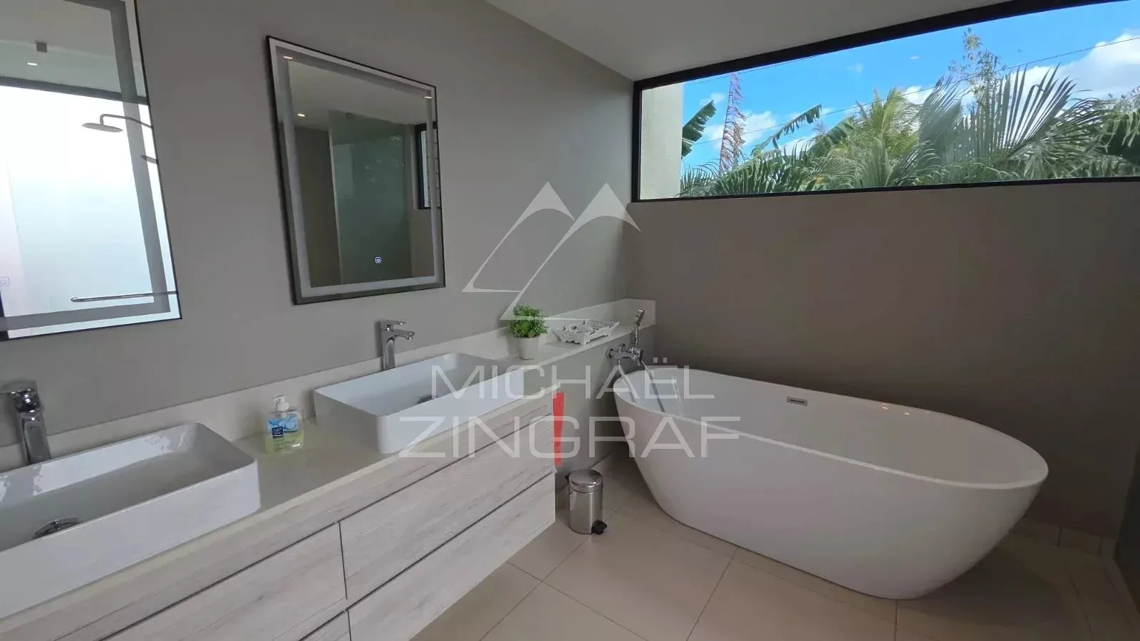 Villa contemporaine d'exception à Pereybère - 25