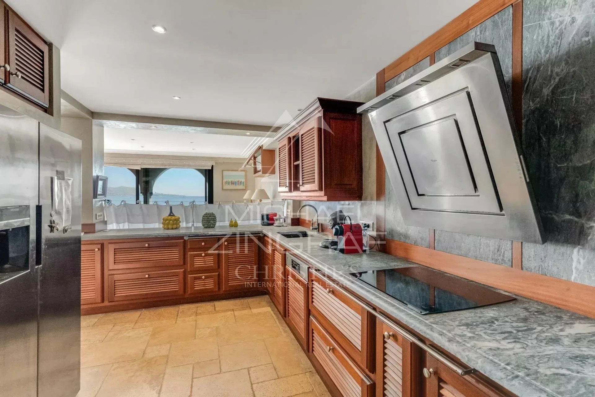 Villa pieds dans l'eau entre Cannes et Saint Tropez - EXCLUSIVITE - 9