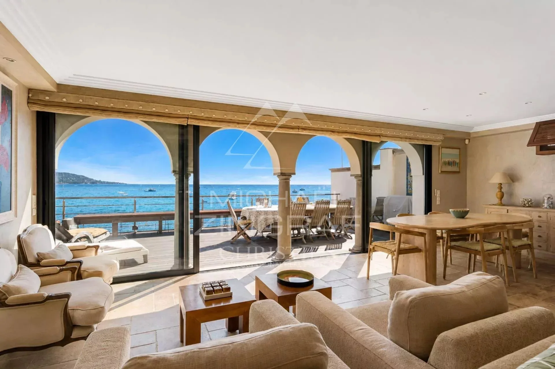 Villa pieds dans l'eau entre Cannes et Saint Tropez - EXCLUSIVITE - 7