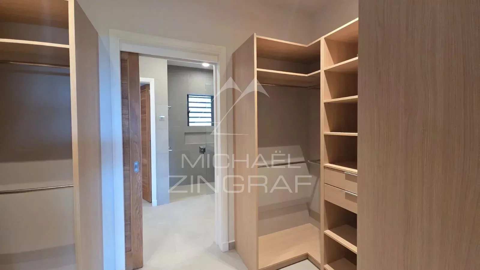 Appartement contemporain de 4 chambres à Belle Vue - 12