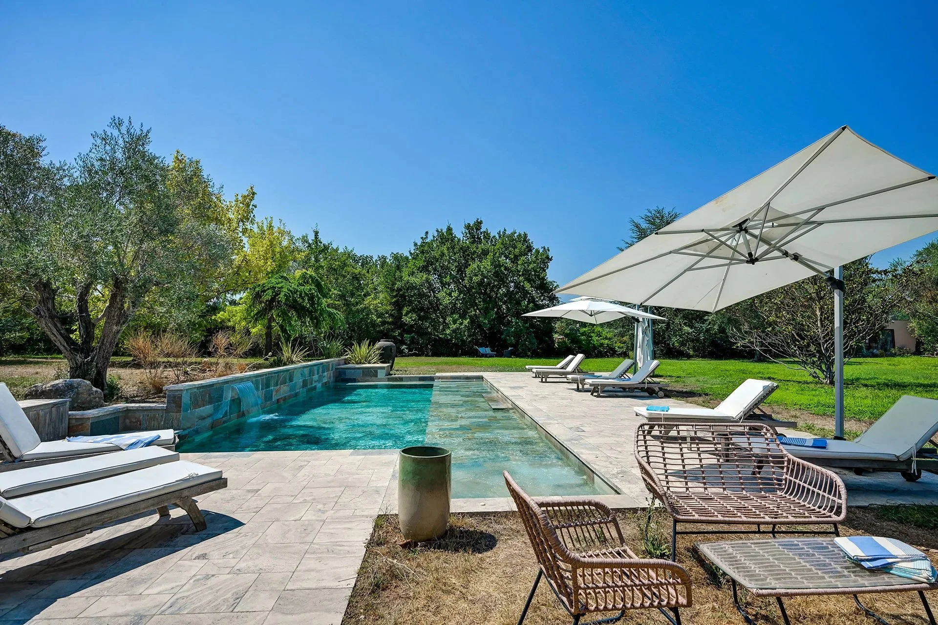 À quelques minutes du cœur d'Aix-en-Provence – Propriété d'exception de 12 pièces de 650 m² sur 1,2 hectares - 27