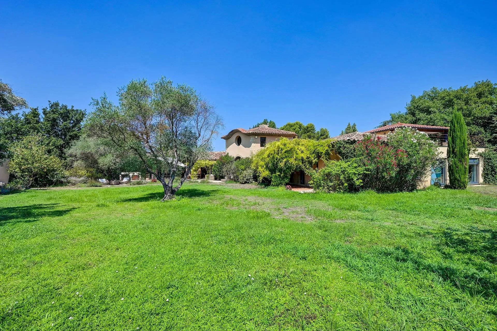 À quelques minutes du cœur d'Aix-en-Provence – Propriété d'exception de 12 pièces de 650 m² sur 1,2 hectares - 28