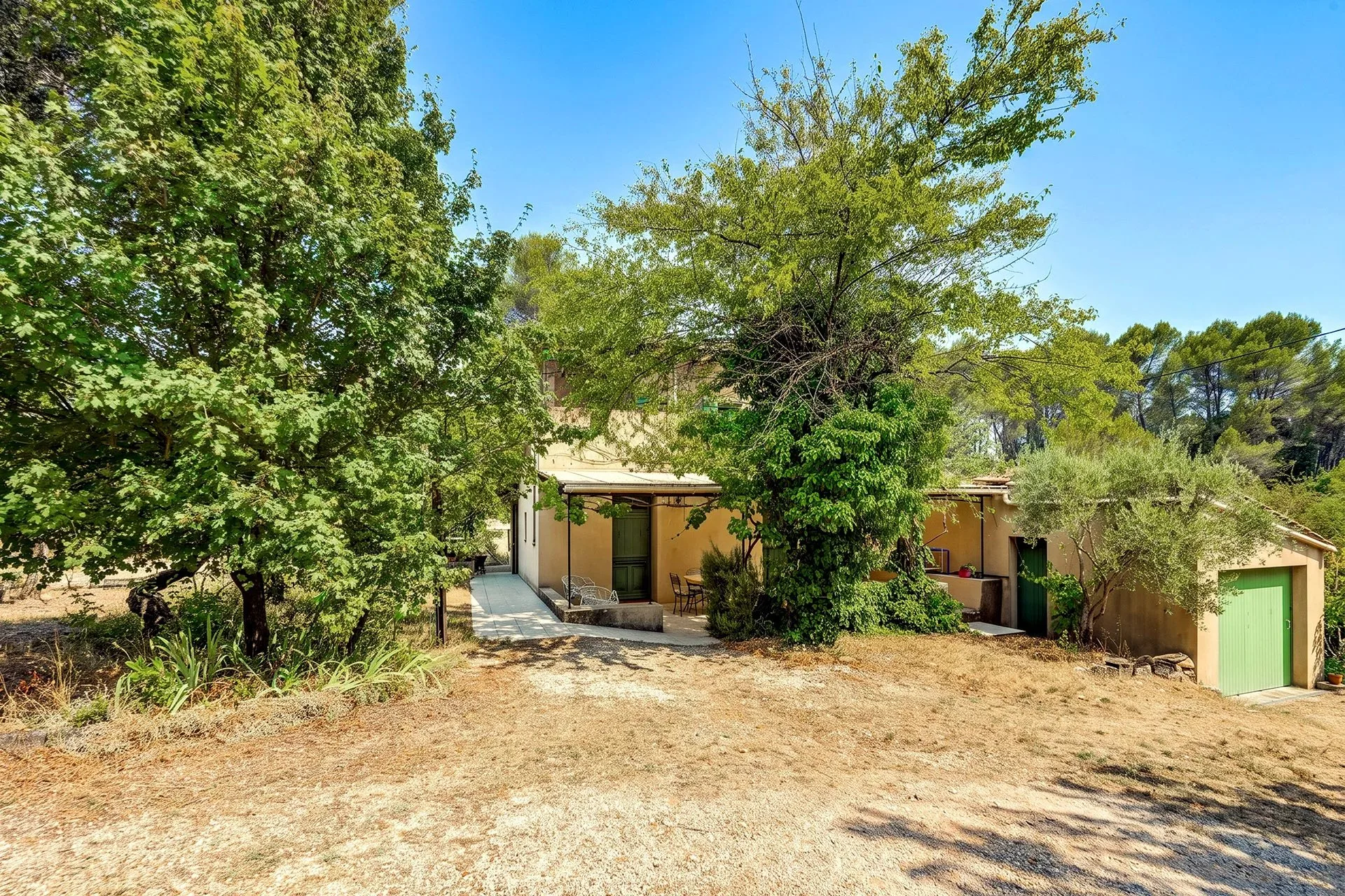 A 14 km d'Aix en Provence, maison familiale avec deux logements, oliveraie - 9