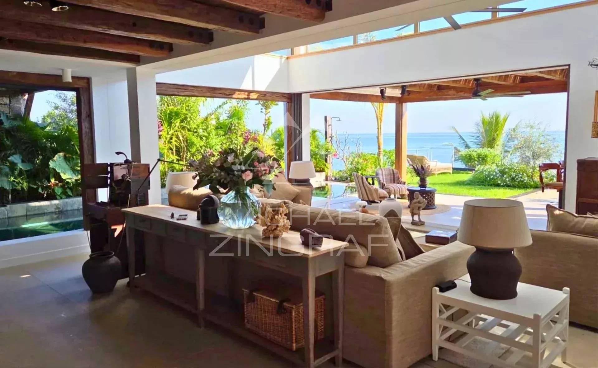 Penthouse d’Exception Pieds dans l’Eau à Pointe aux Canonniers - 2