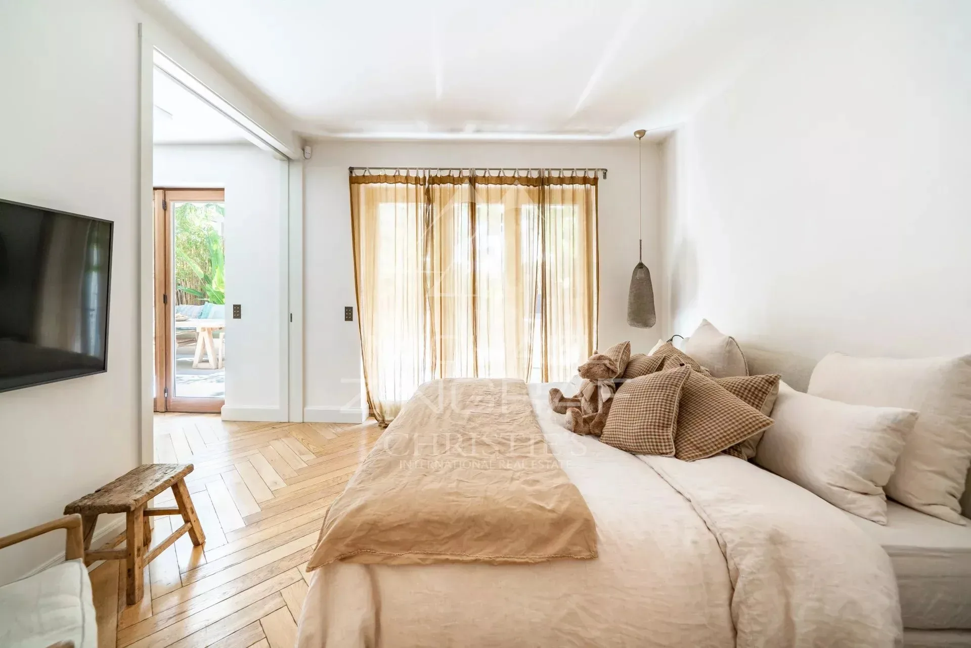 Cannes – Proche Croisette – Élégant rez-de-jardin avec piscine privative - 11