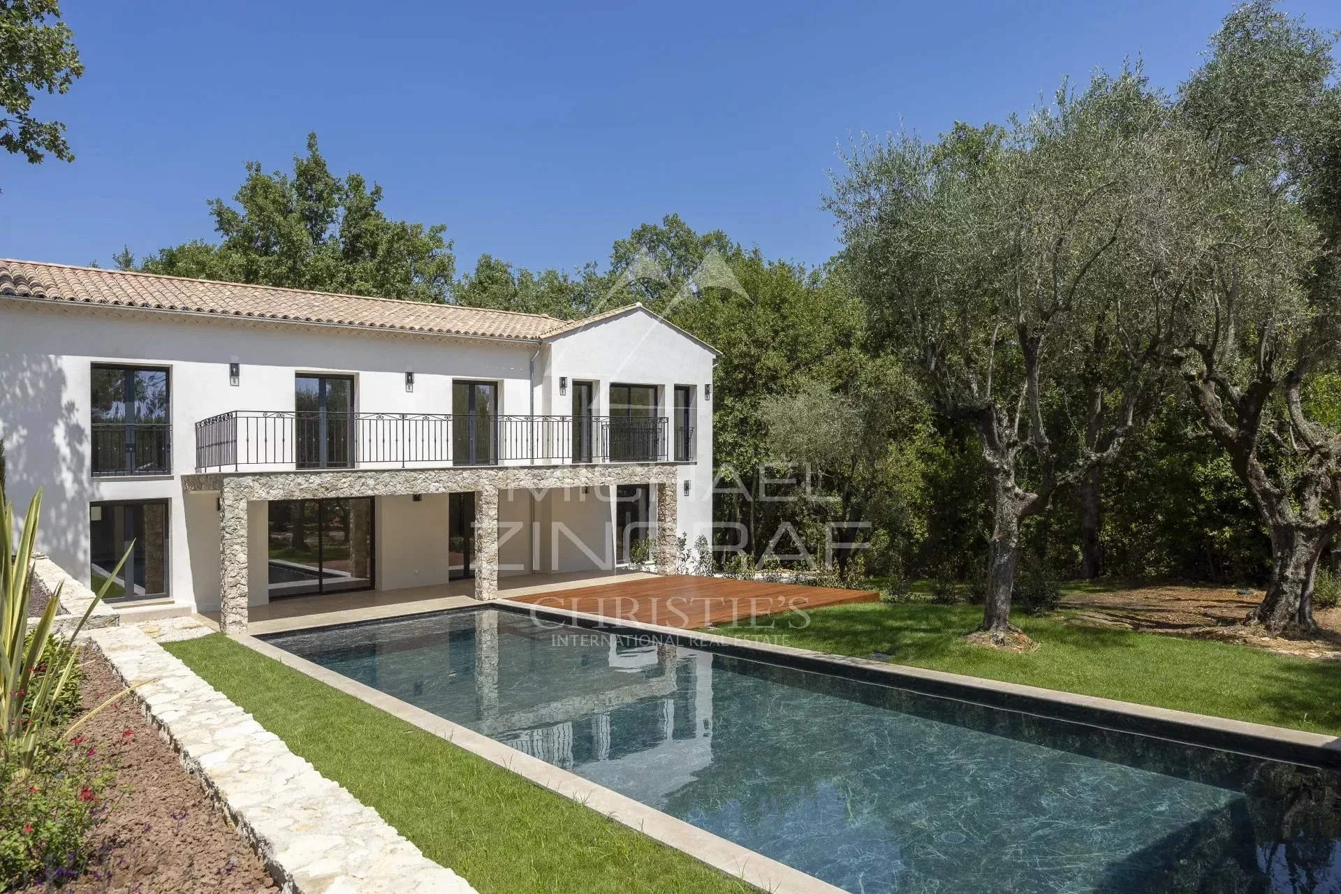 Elegante, vollständig renovierte Villa in absolut ruhiger Lage - 17