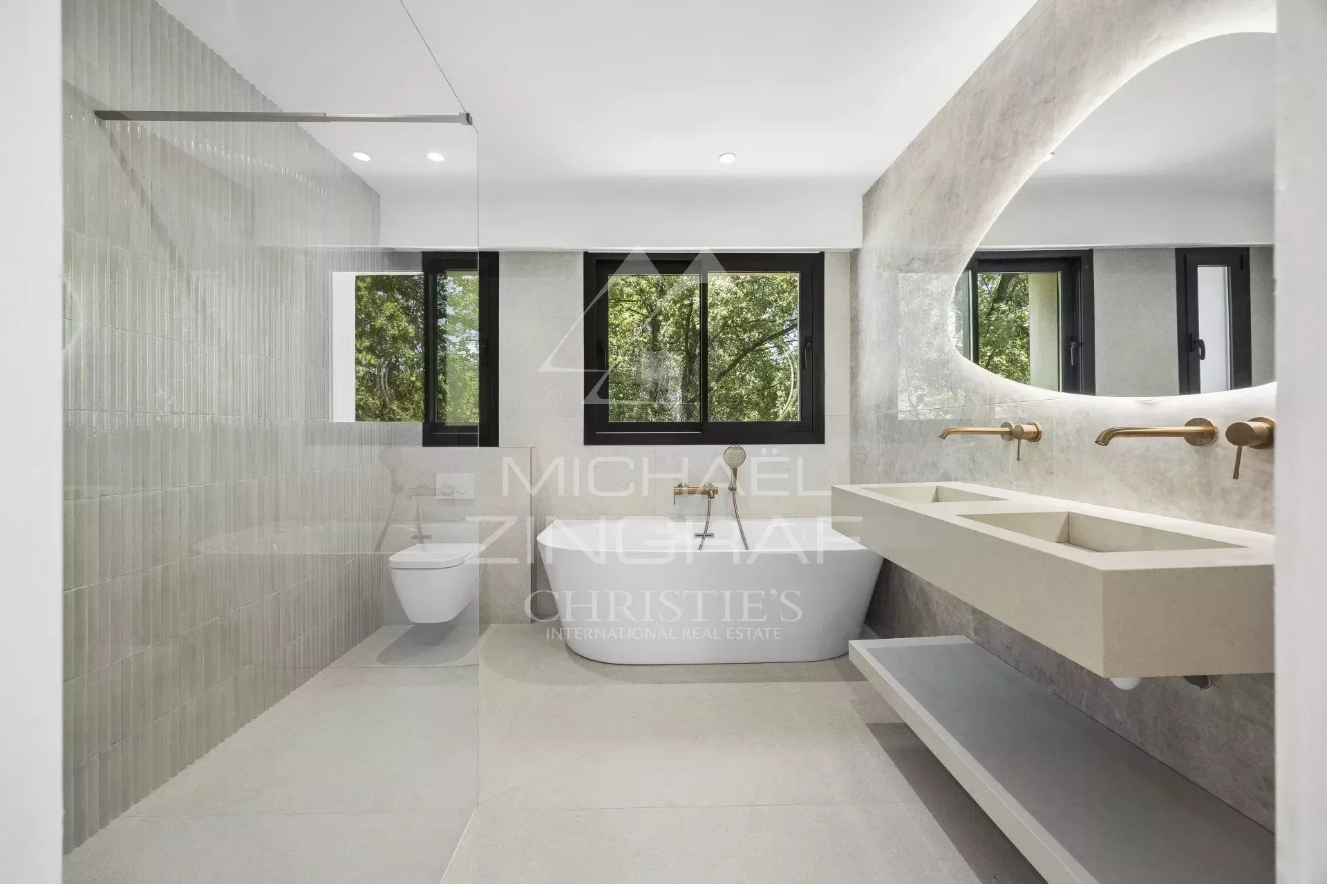 Elegante, vollständig renovierte Villa in absolut ruhiger Lage - 12