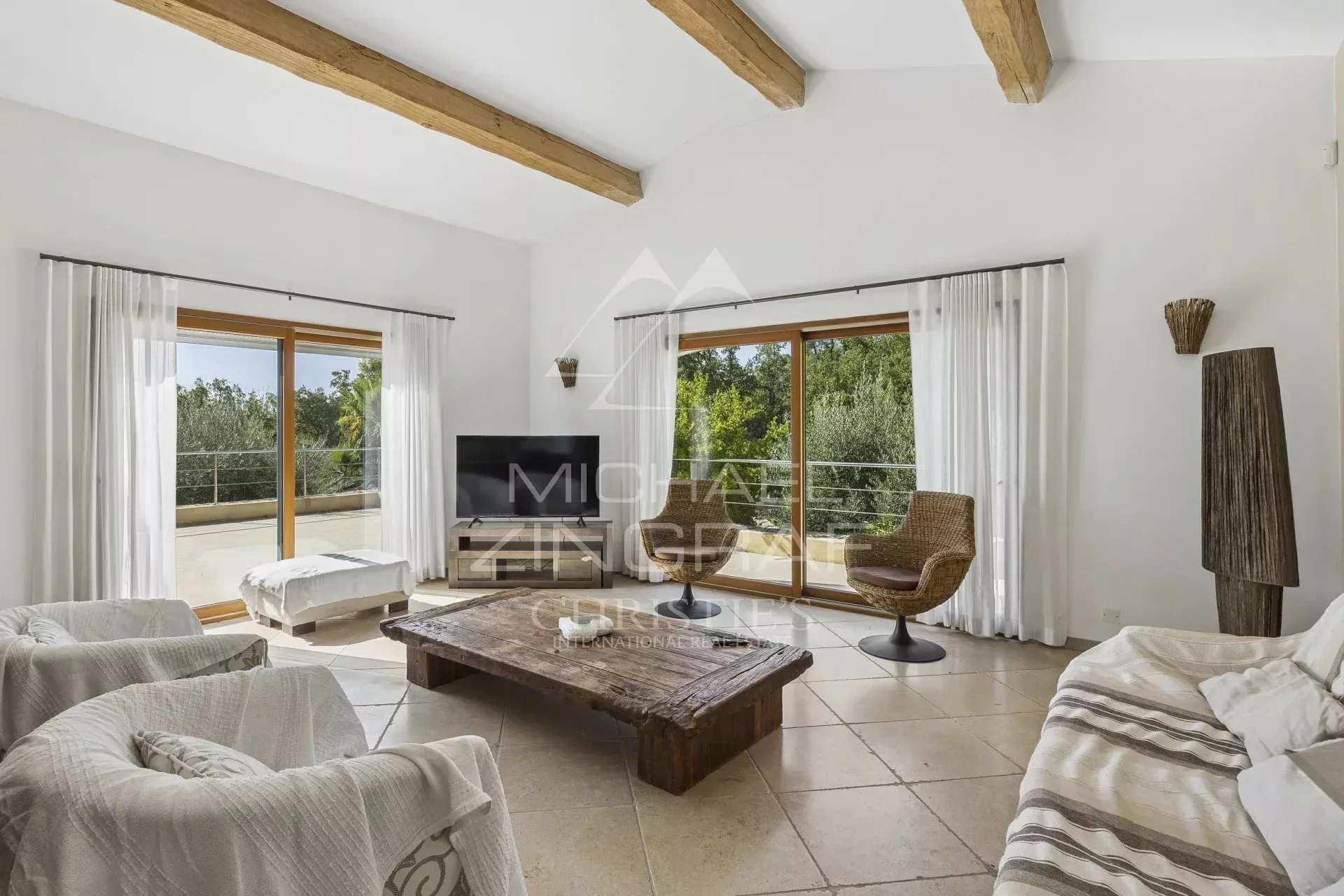 Élégante villa contemporaine au cœur de la Provence - 4