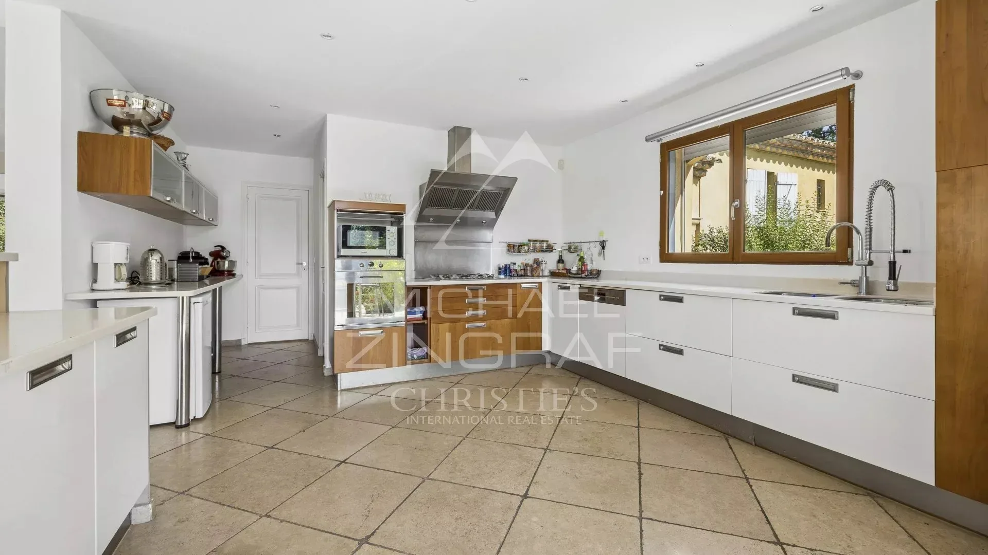 Élégante villa contemporaine au cœur de la Provence - 7