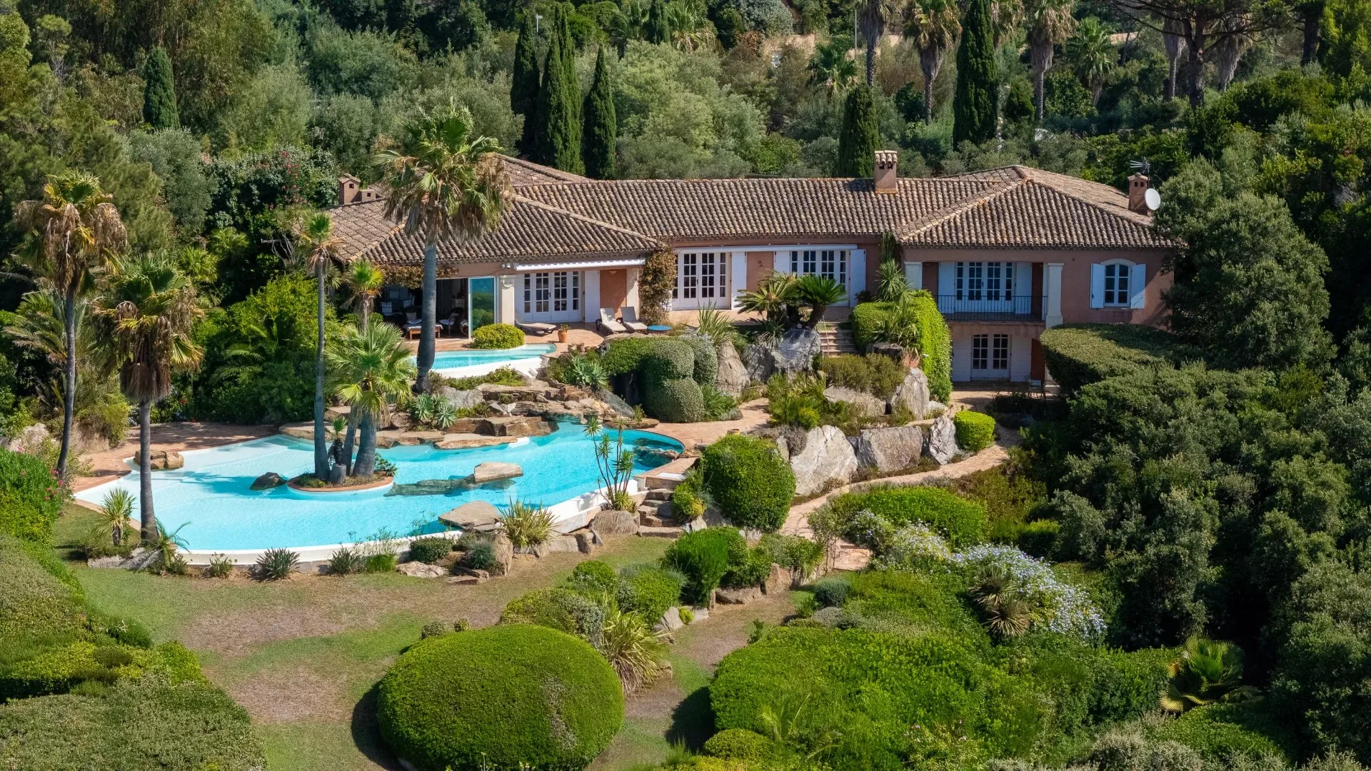 Gigaro - Proche Saint-Tropez - Villa pieds dans l'eau