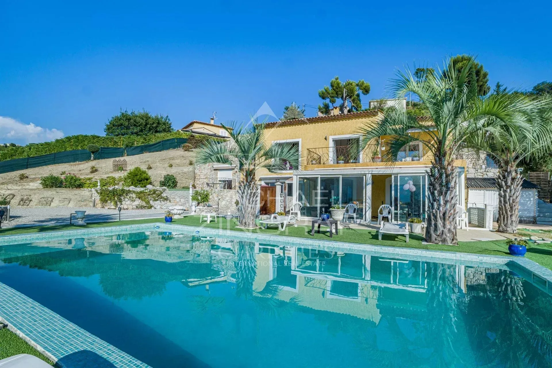 Proche Nice - Colomars - Superbe propriété familiale