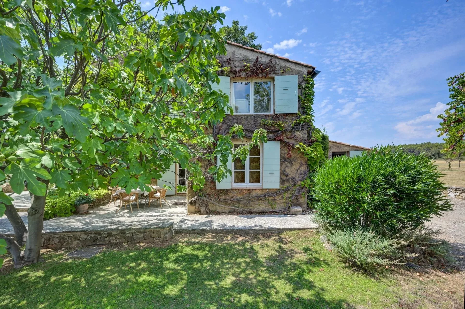 30 minutes from Aix-en-Provence – Authentic 19th-century country house in the heart of an estate of over 5 hectares - 19