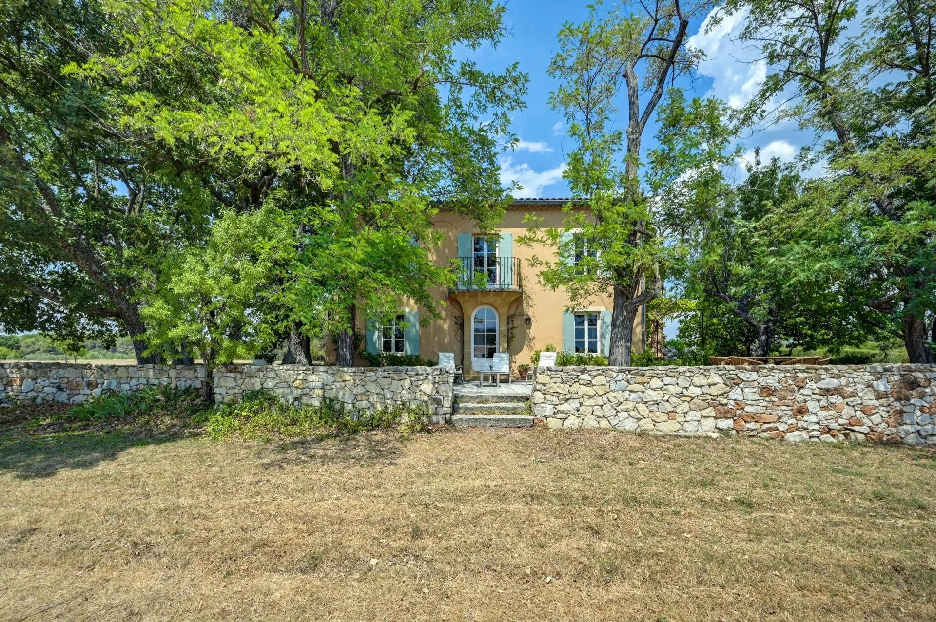 30 minutes from Aix-en-Provence – Authentic 19th-century country house in the heart of an estate of over 5 hectares - 30