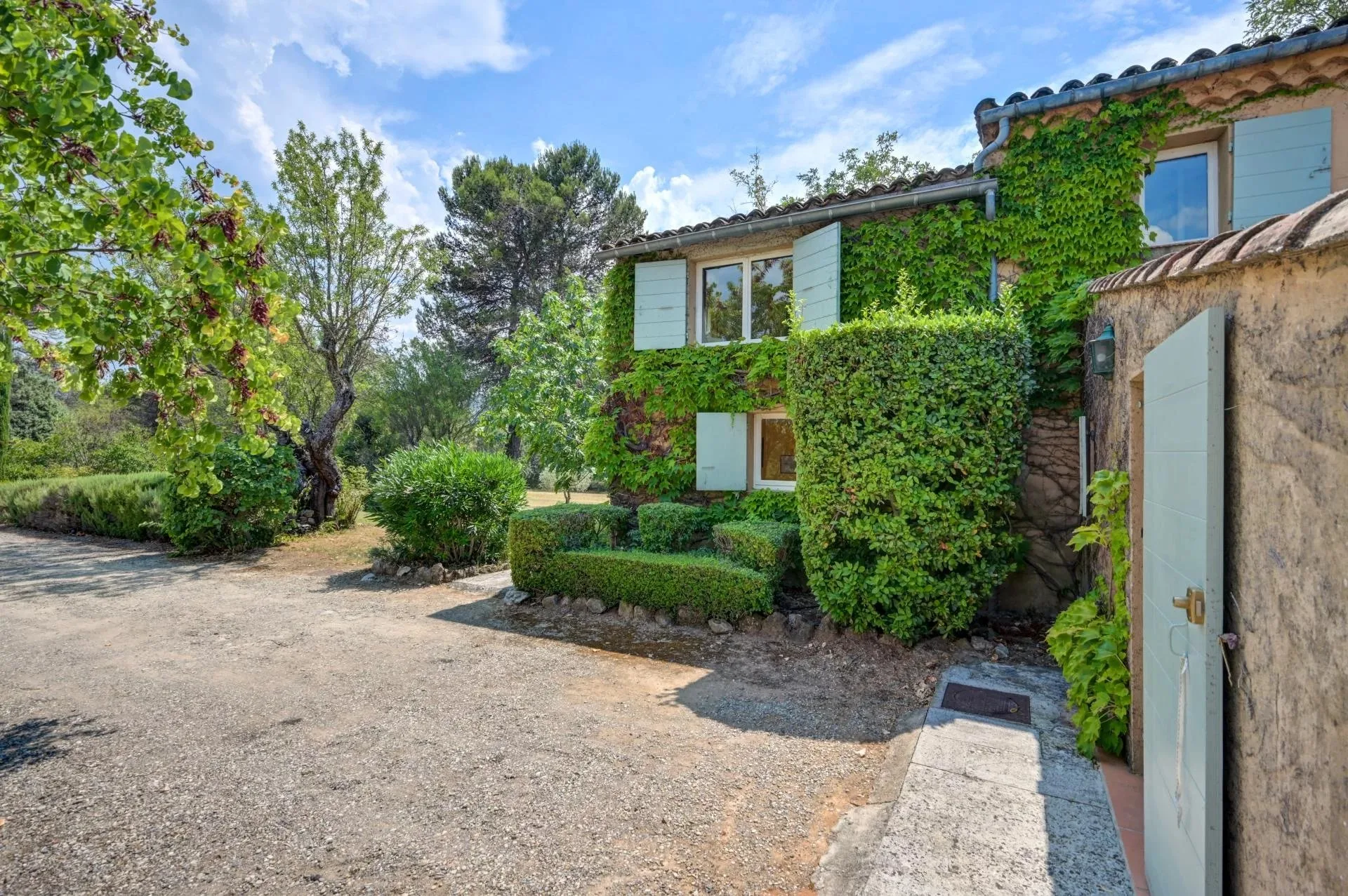 30 minutes from Aix-en-Provence – Authentic 19th-century country house in the heart of an estate of over 5 hectares - 37