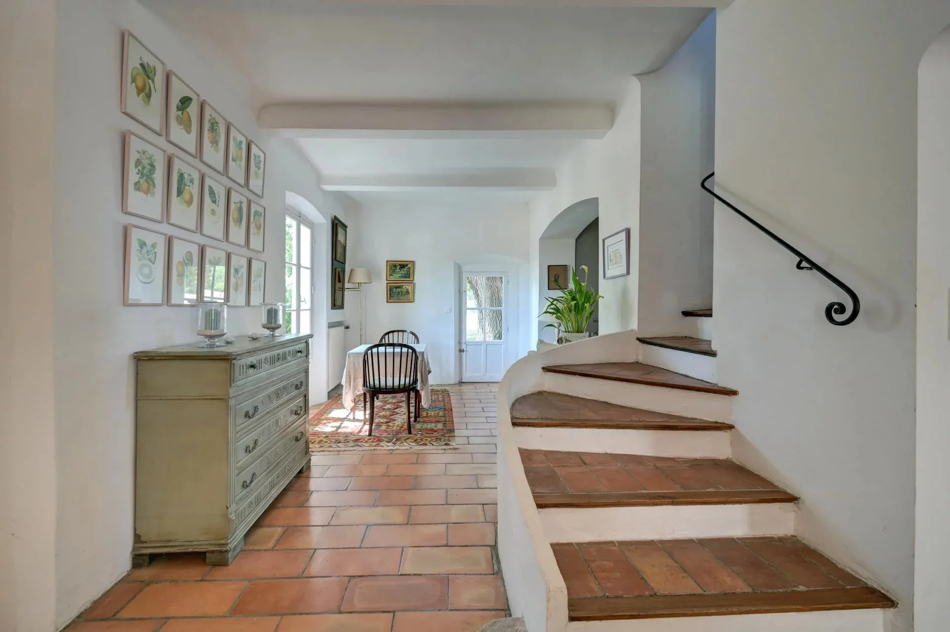 30 minutes from Aix-en-Provence – Authentic 19th-century country house in the heart of an estate of over 5 hectares - 44