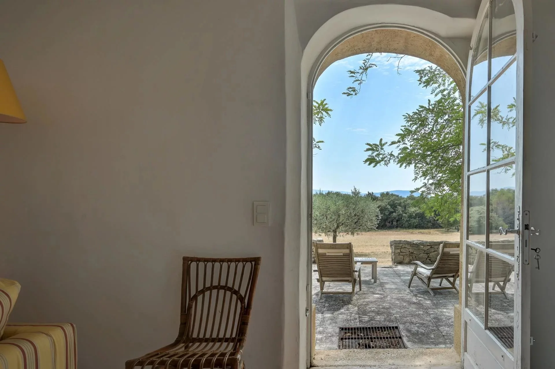 30 minutes from Aix-en-Provence – Authentic 19th-century country house in the heart of an estate of over 5 hectares - 67