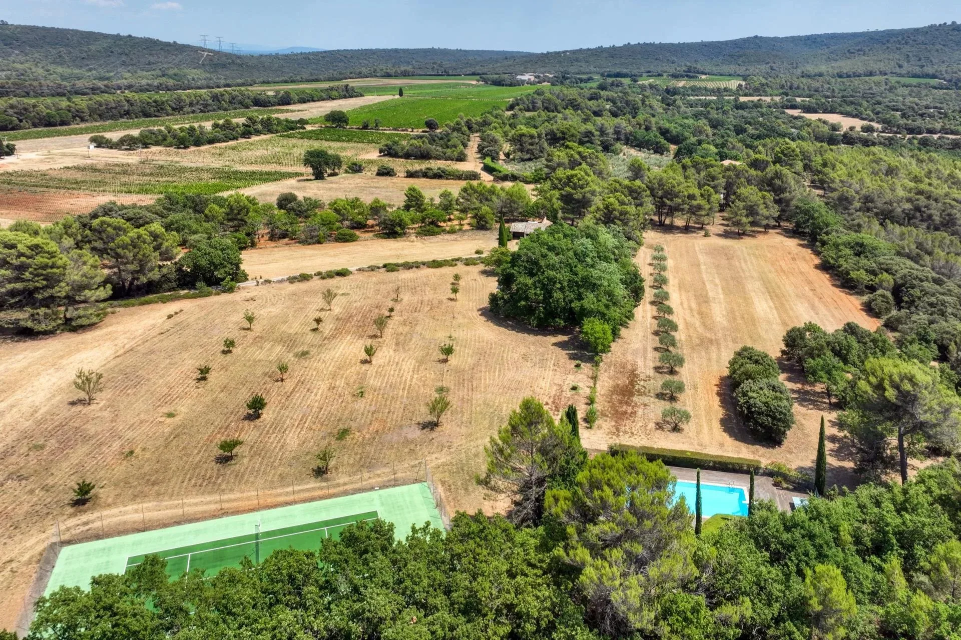 30 minutes from Aix-en-Provence – Authentic 19th-century country house in the heart of an estate of over 5 hectares - 135