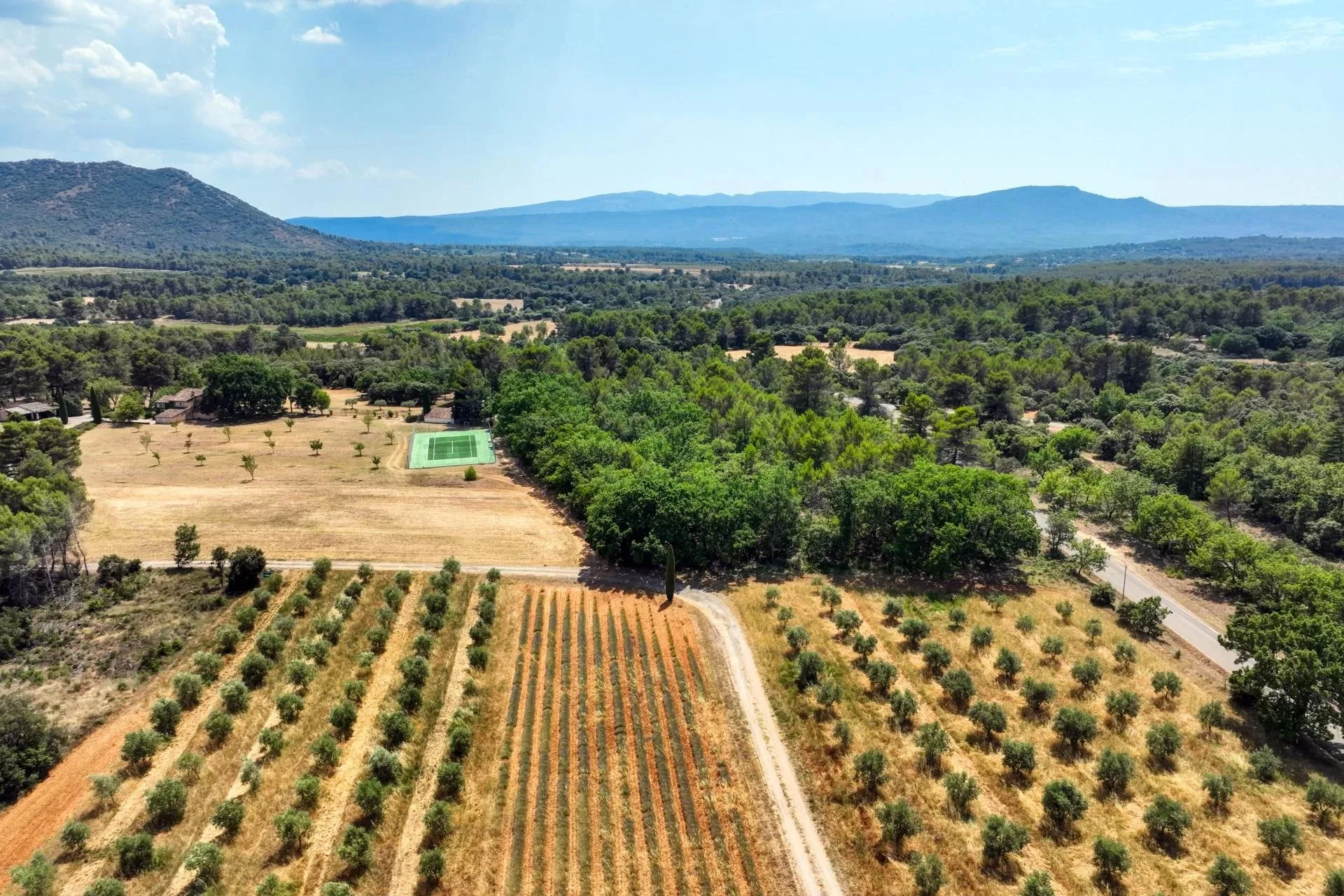 30 minutes from Aix-en-Provence – Authentic 19th-century country house in the heart of an estate of over 5 hectares - 140