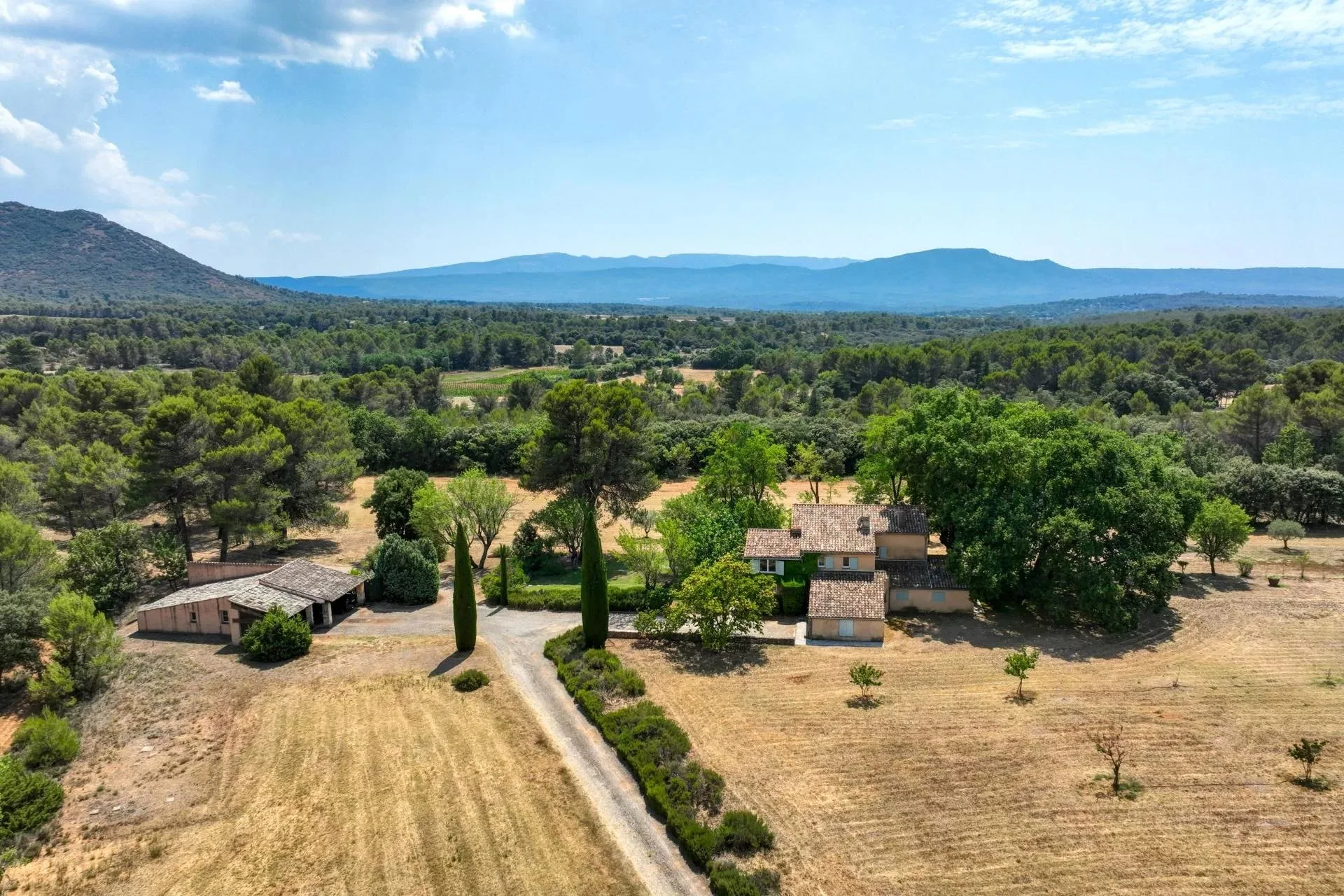 30 minutes from Aix-en-Provence – Authentic 19th-century country house in the heart of an estate of over 5 hectares - 144
