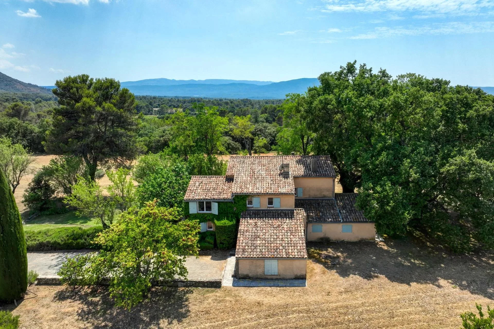 30 minutes from Aix-en-Provence – Authentic 19th-century country house in the heart of an estate of over 5 hectares - 146