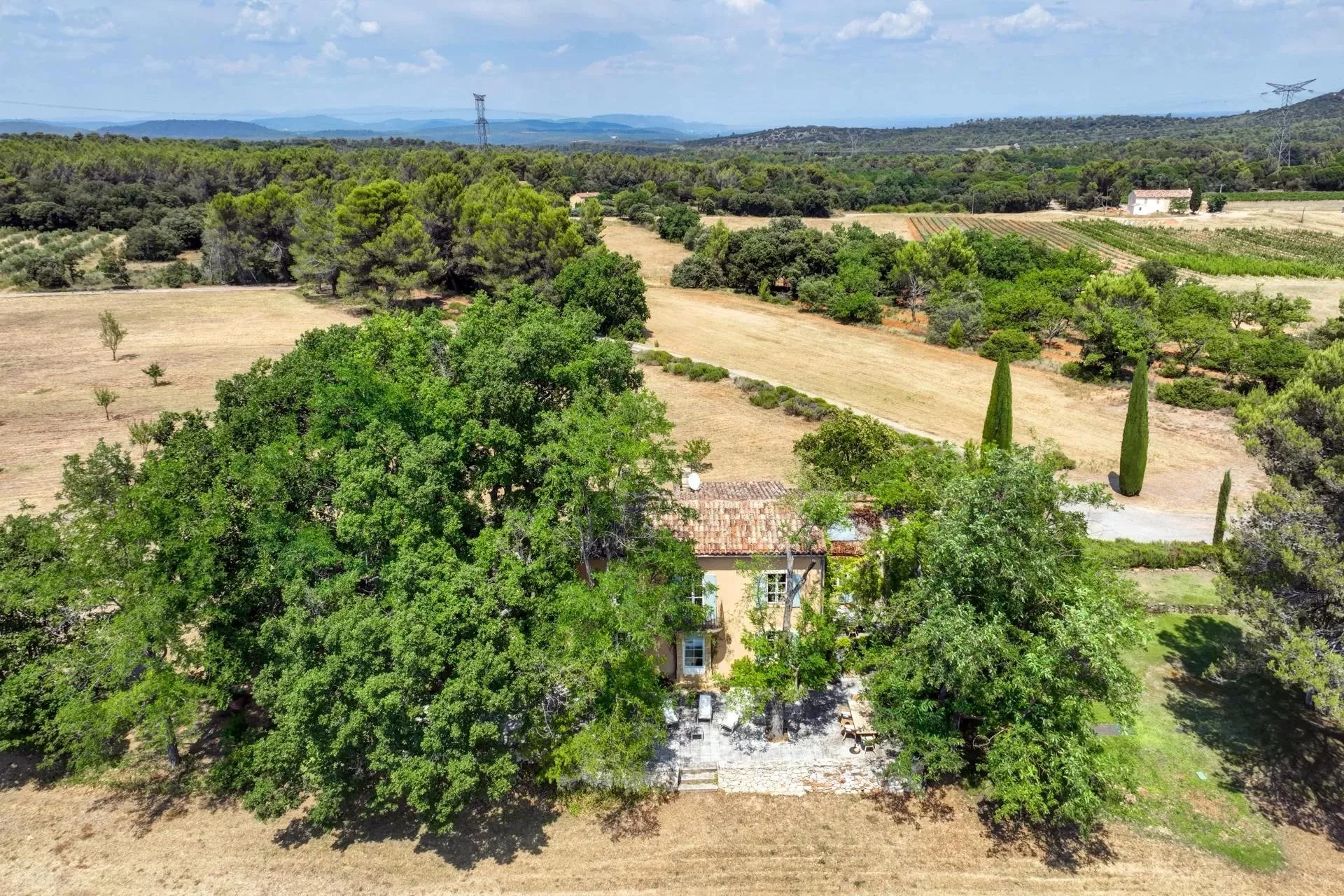 30 minutes from Aix-en-Provence – Authentic 19th-century country house in the heart of an estate of over 5 hectares - 155