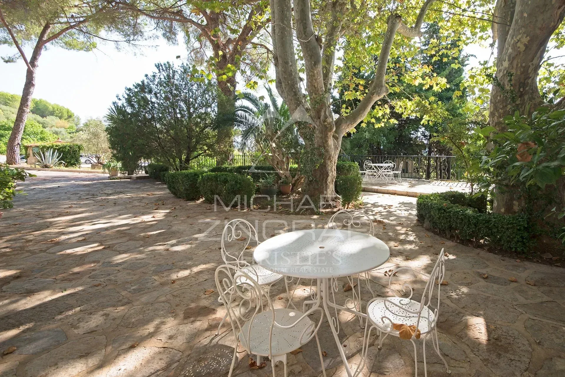 Bastide du XVIIIᵉ siècle au cœur d’une figueraie provençale - 3