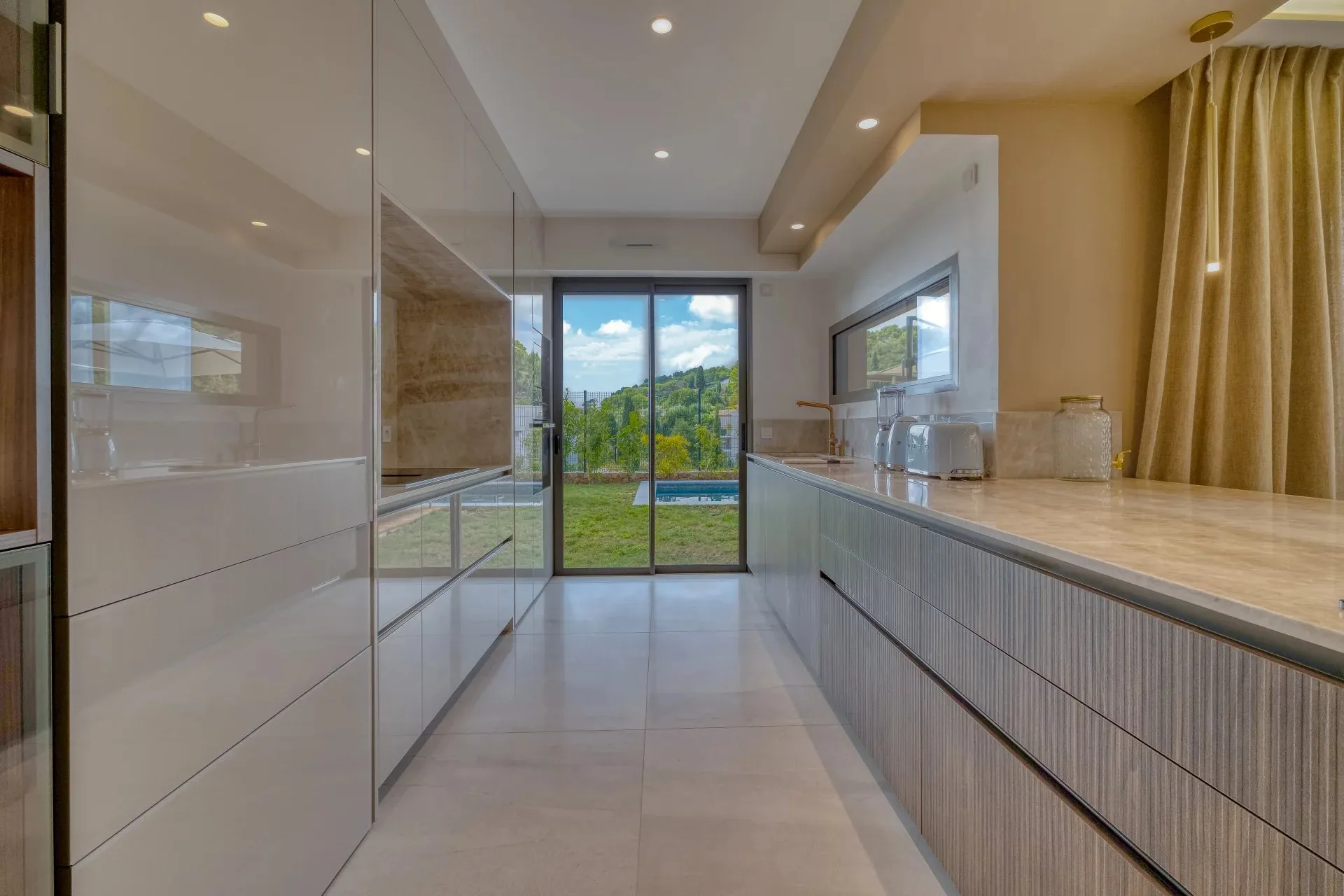 Mougins - Villa contemporaine avec vue mer - 5 chambres - 10