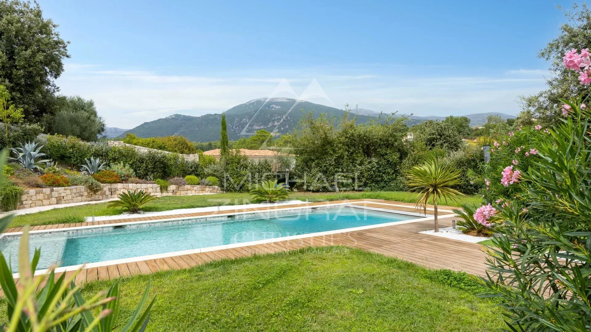 Zeitgenössische Villa in einer begehrten Wohngegend von Roquefort-les-Pins - 11