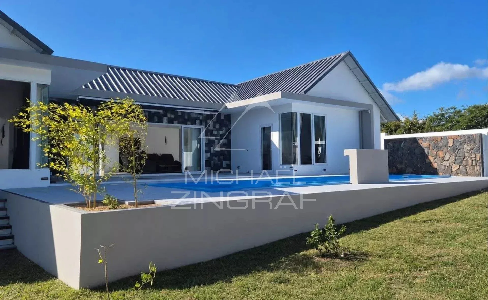 Villa Moderne & Sécurisée avec Piscine – Petite Rivière Noire