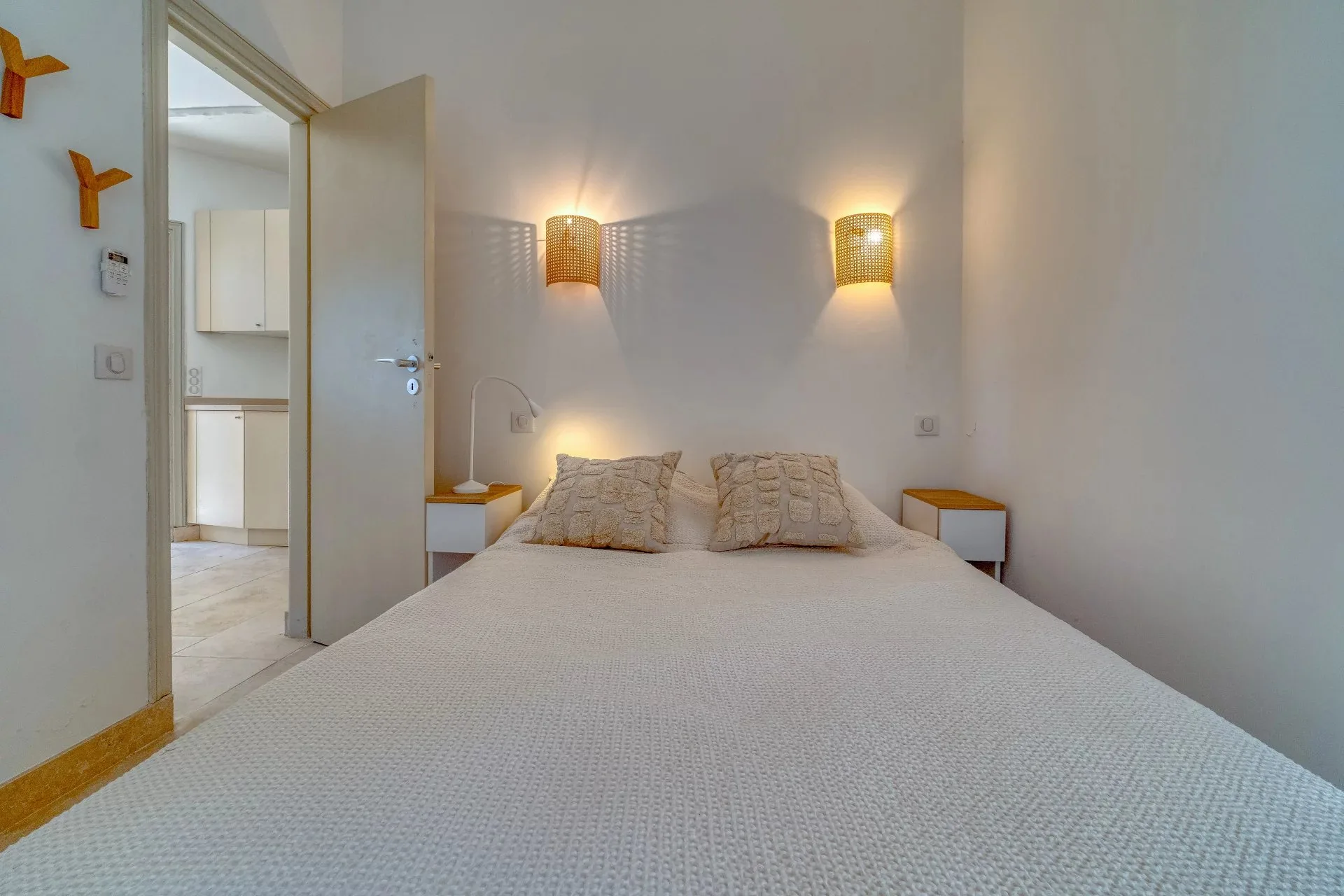 Chateauneuf-Grasse - Charmante villa en pierres avec vue mer - 5 chambres - 22