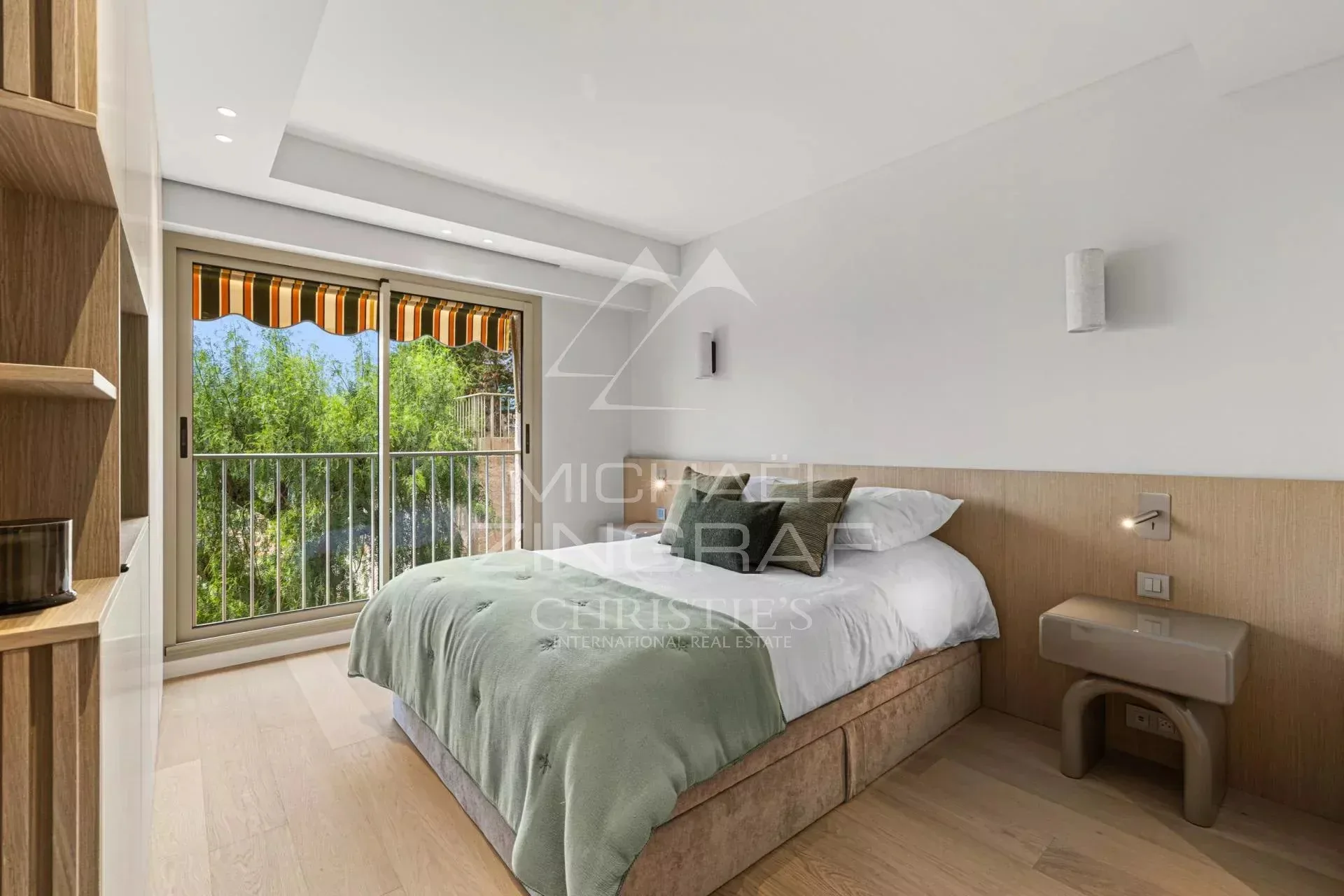 VILLEFRANCHE-SUR-MER — APPARTEMENT D’EXCEPTION AVEC VUE MER PANORAMIQUE - 11