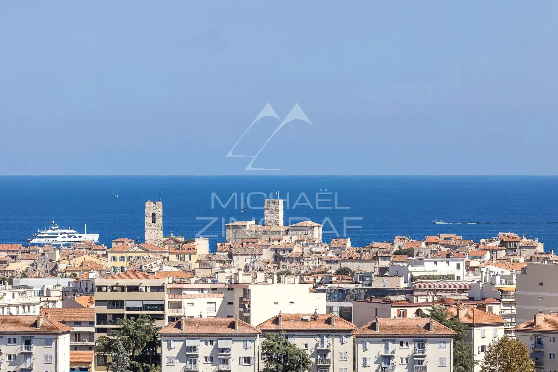 ANTIBES – AUSSERGEWÖHNLICHES 7-ZIMMER-APARTMENT MIT ROOFTOP UND PANORAMABLICK AUF DAS MEER - 18