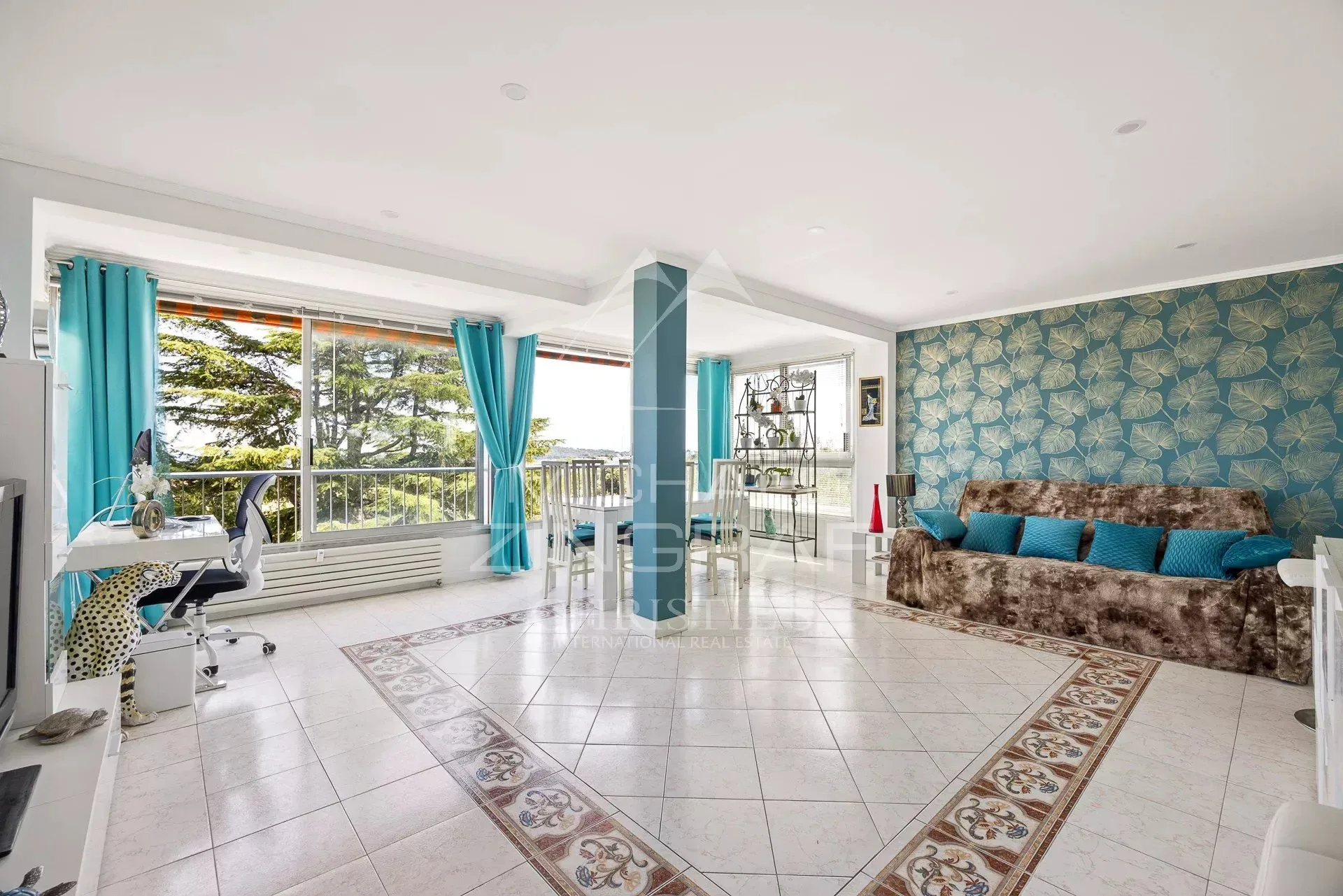 ANTIBES – AUSSERGEWÖHNLICHES 7-ZIMMER-APARTMENT MIT ROOFTOP UND PANORAMABLICK AUF DAS MEER - 19