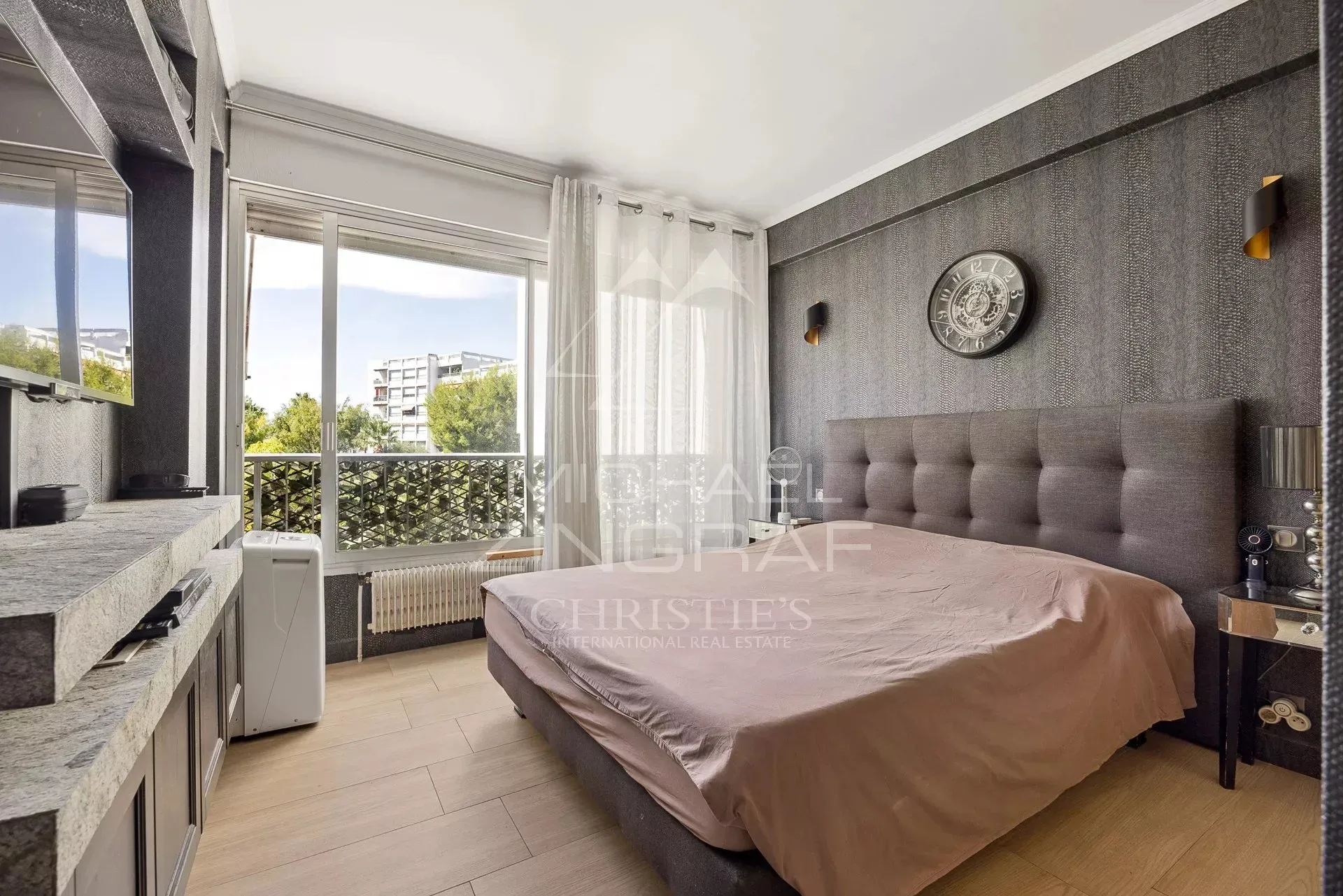 ANTIBES – AUSSERGEWÖHNLICHES 7-ZIMMER-APARTMENT MIT ROOFTOP UND PANORAMABLICK AUF DAS MEER - 8