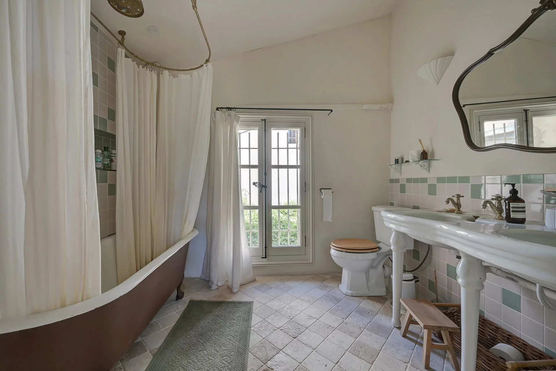 Propriété d'Exception Aux Portes d'Aix-en-Provence : Magnanerie du XVIIIe Rénovée - 17