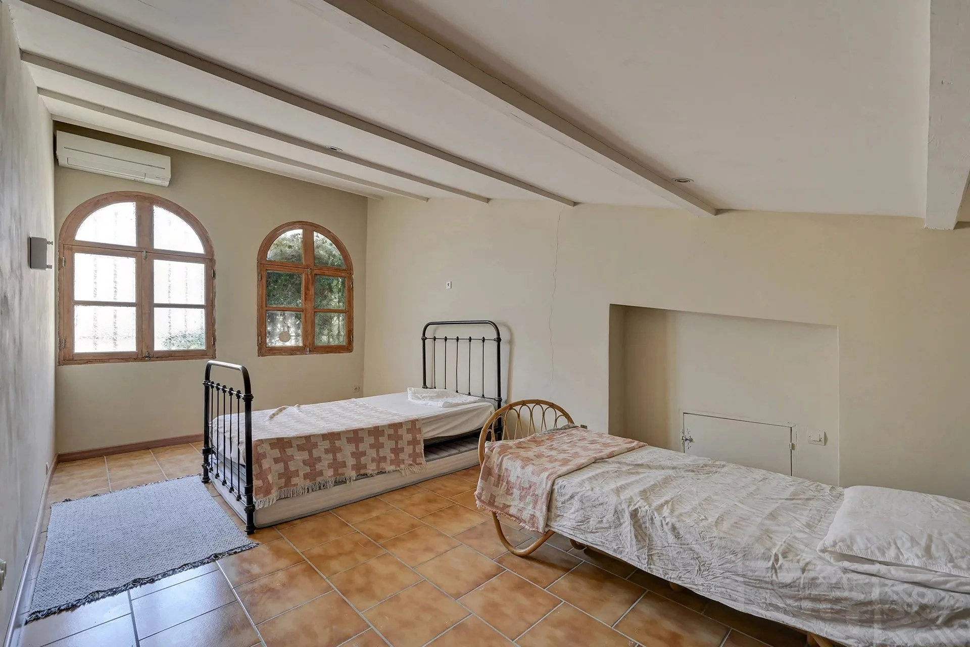 Propriété d'Exception Aux Portes d'Aix-en-Provence : Magnanerie du XVIIIe Rénovée - 19