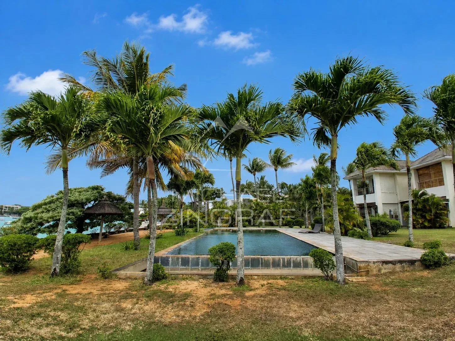 Villa pieds dans l’eau avec vue exceptionnelle à Pointe aux Canonniers - 3