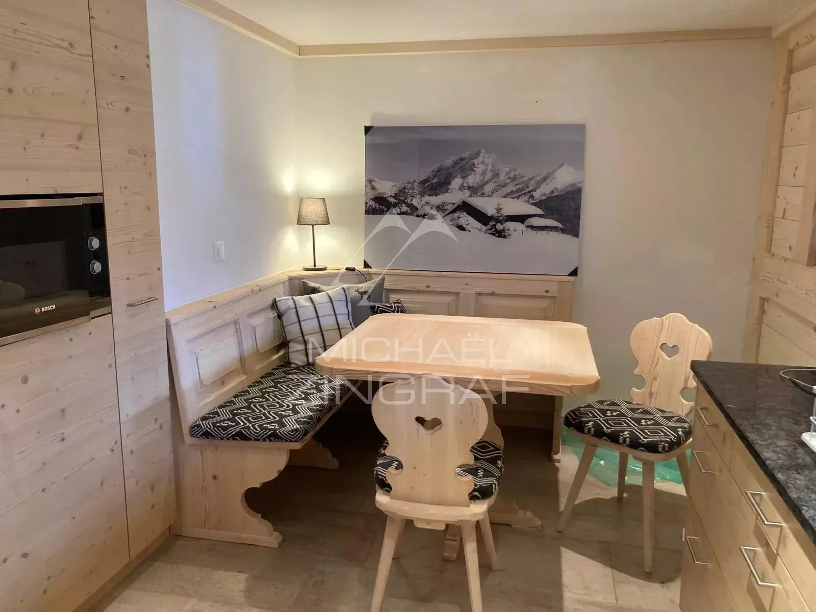 Rougemont: Elegante 4-Zimmer-Wohnung mit traumhafter Aussicht - 10