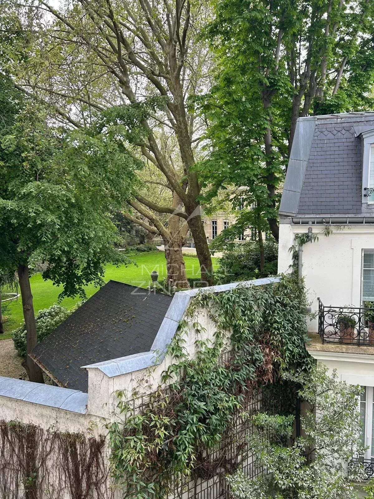 Location - Appartement - 2 chambres - Rue de l'Université Paris 7 - 10