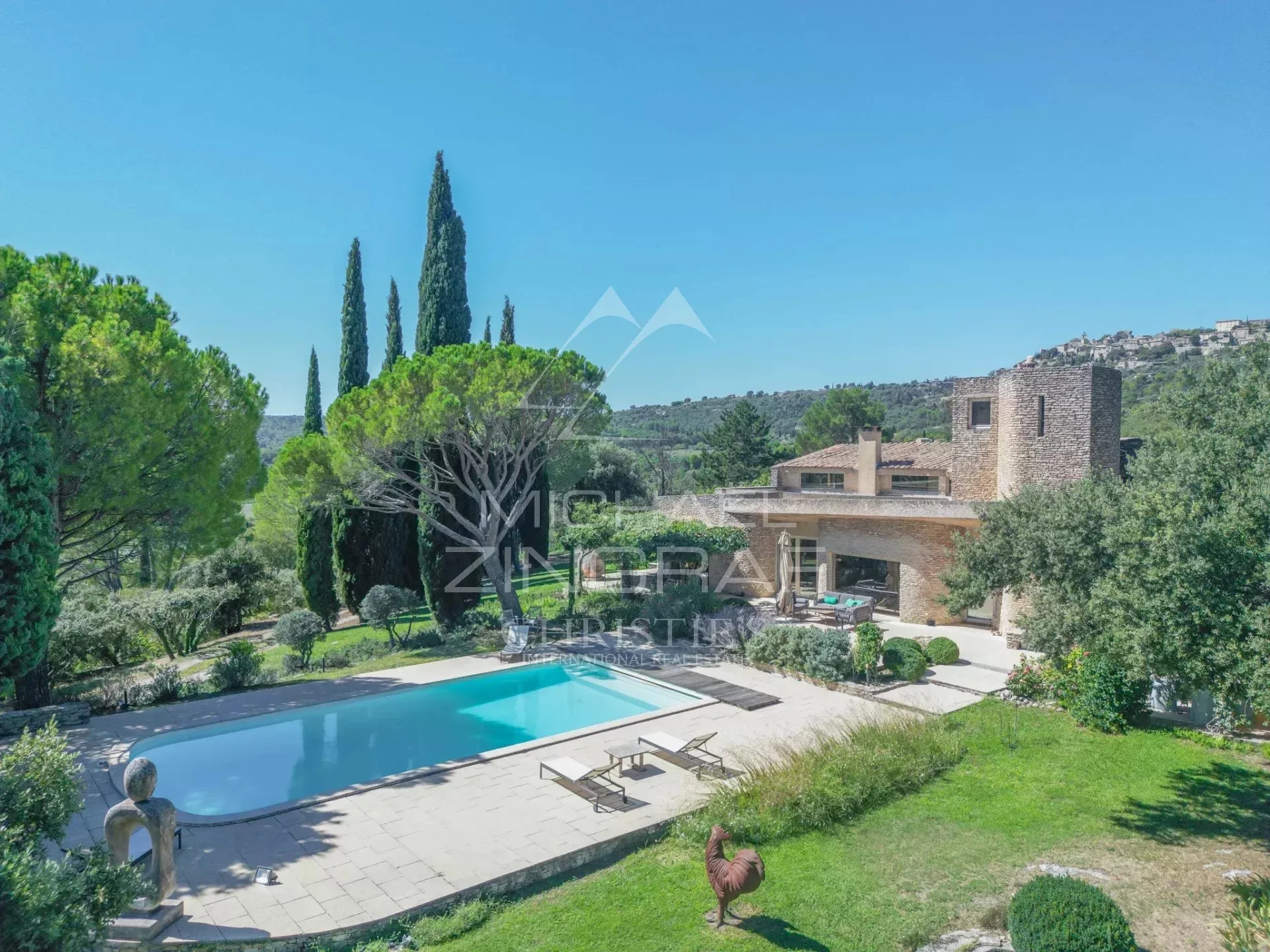 Gordes. Une œuvre architecturale rare au cœur des paysages du Luberon, avec panorama à 360° - 15